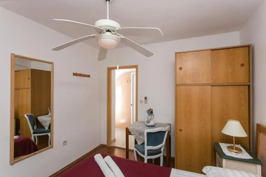 Communal kitchen, Kitchen/Kitchenette in Guest House Kusalo