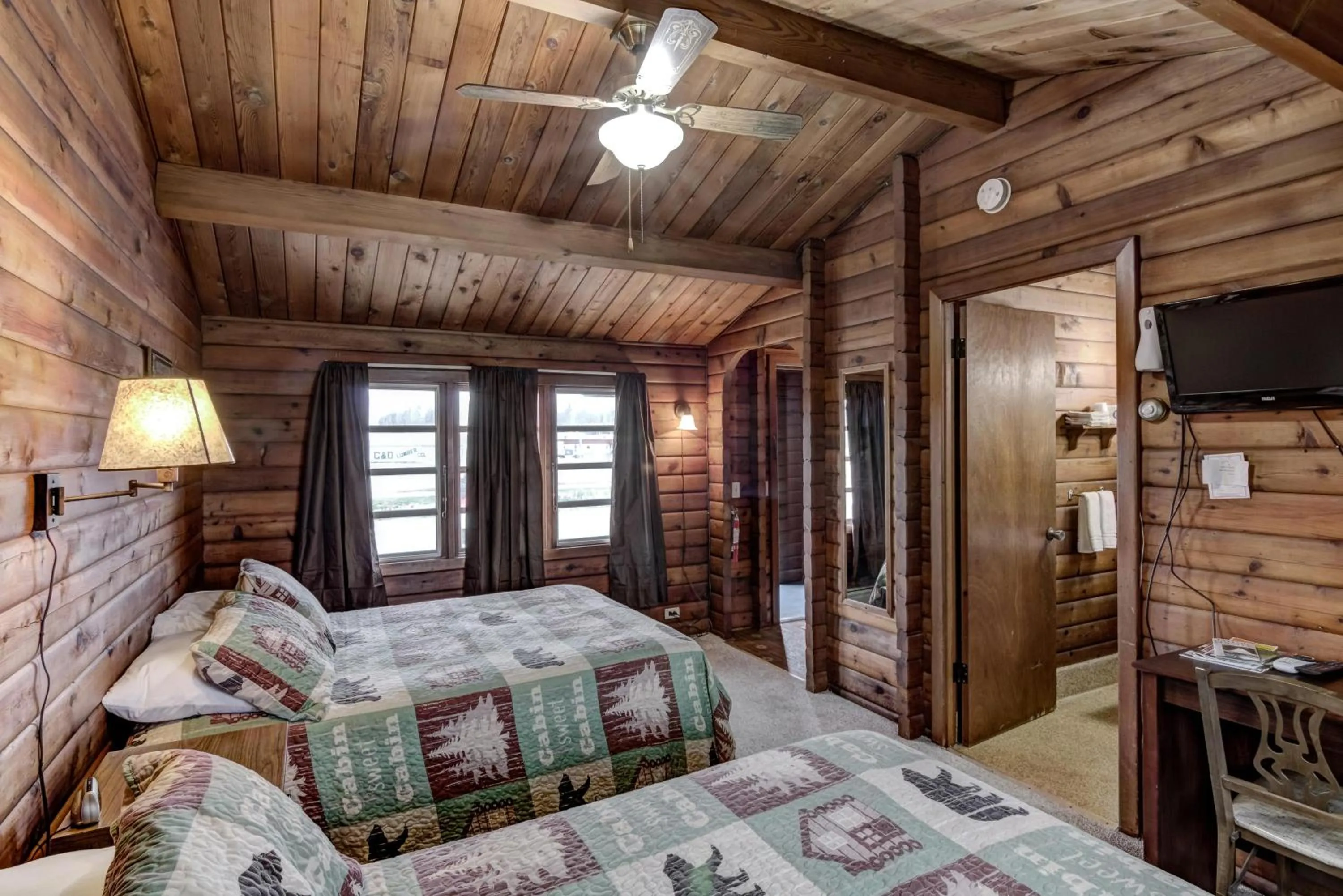 Photo of the whole room in Rib Waters Inn