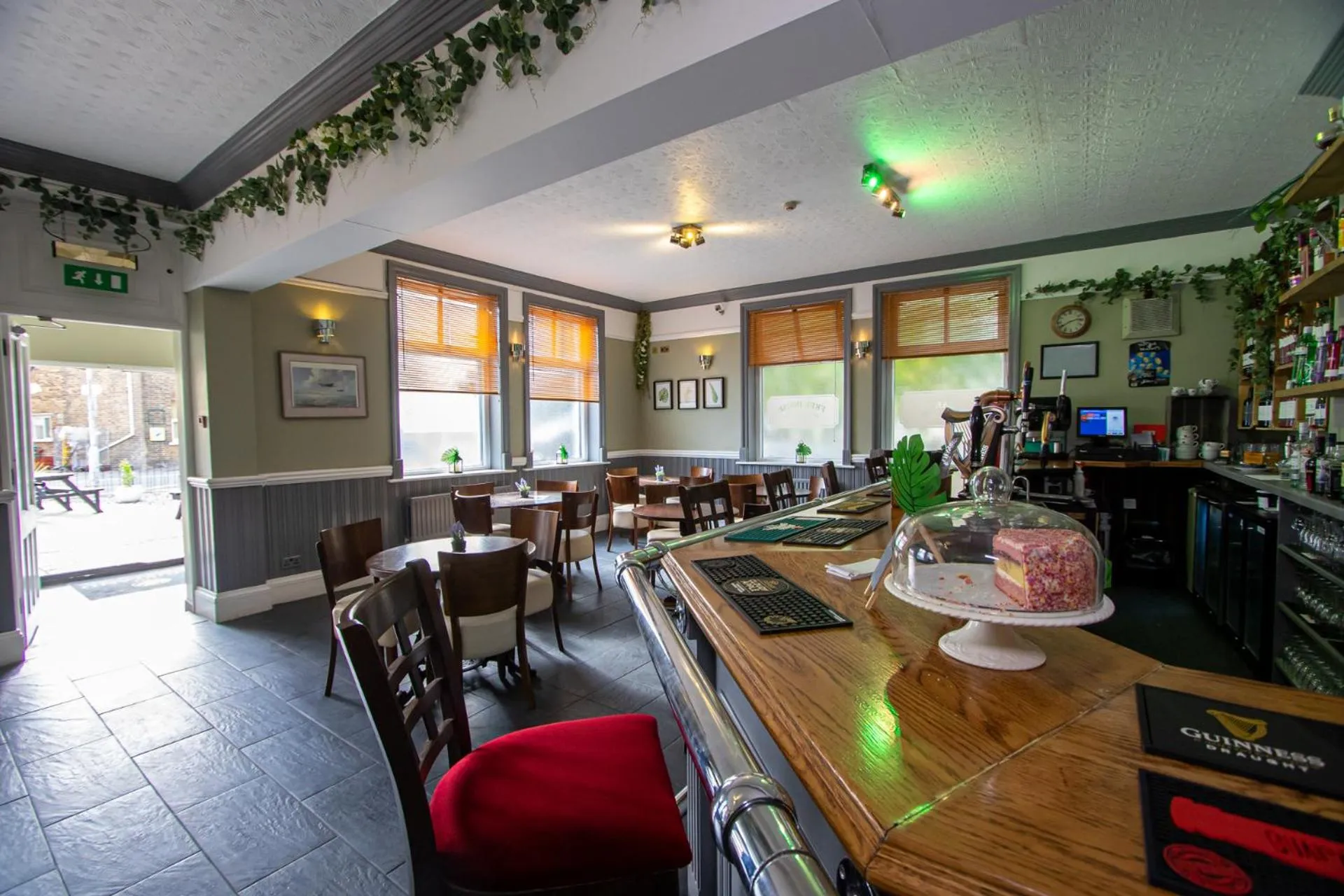 Lounge or bar in The Shurland Hotel Gym Spa