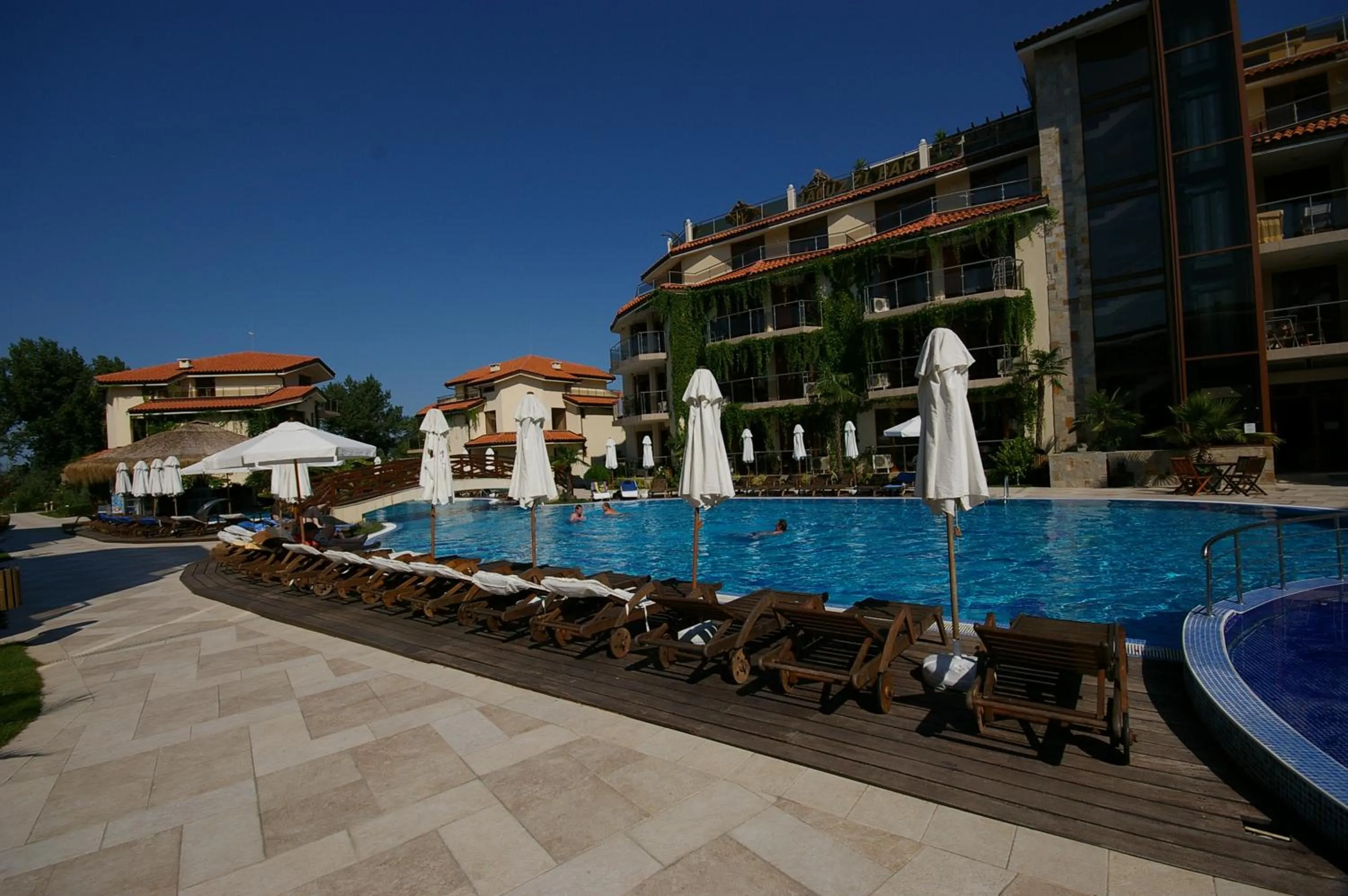 Swimming pool in Laguna Beach Resort & Spa