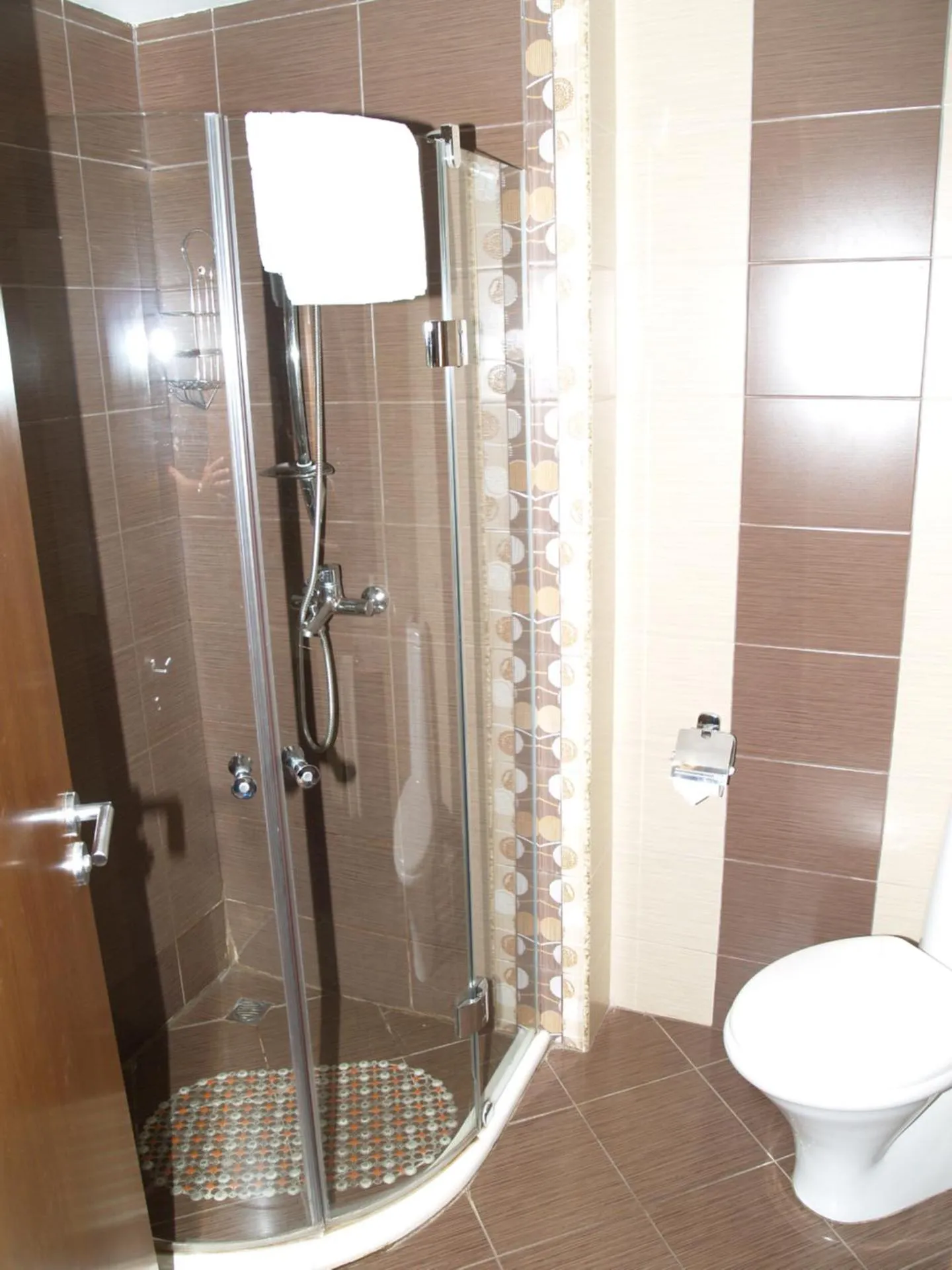 Shower in Laguna Beach Resort & Spa