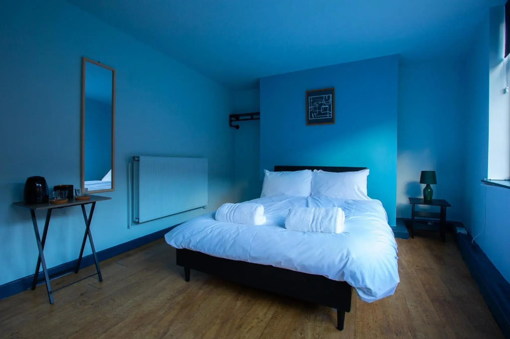 Bedroom, Bed in The Crown & Anchor Bedroom, Bed in The Crown & Anchor