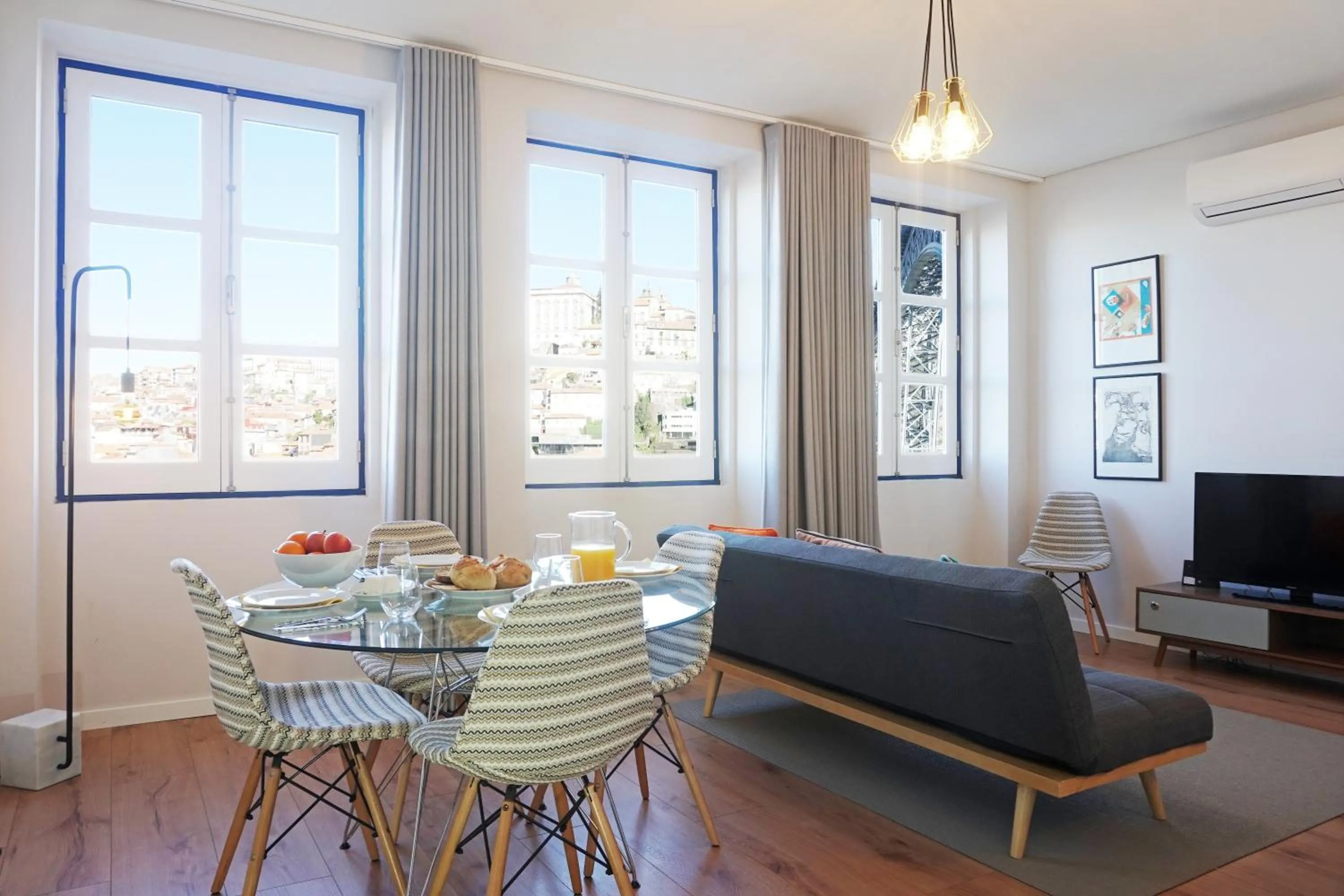 Duplex Apartment with River View in Porto View by Patio 25