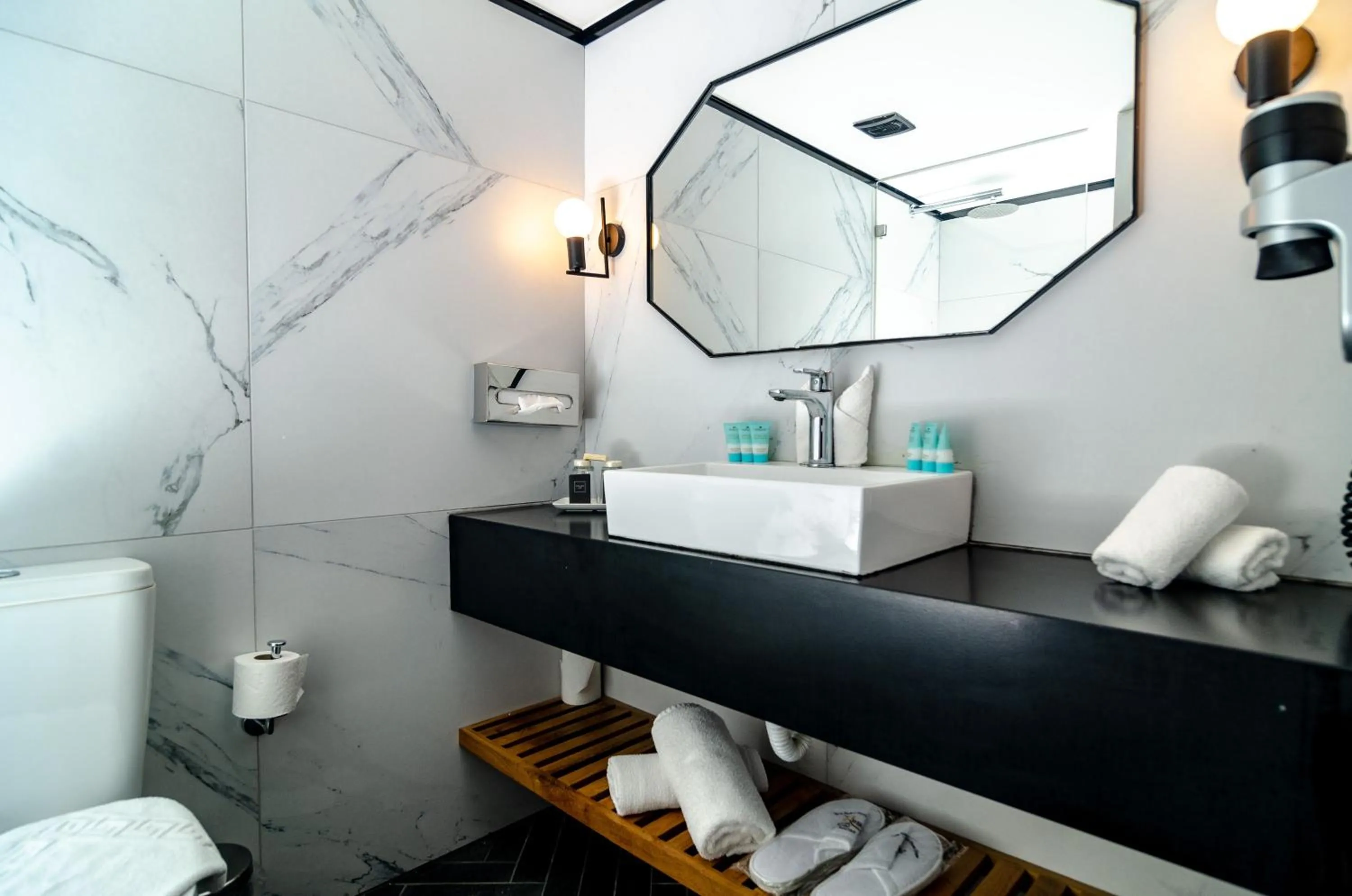 Bathroom in Royal Plaza Hotel