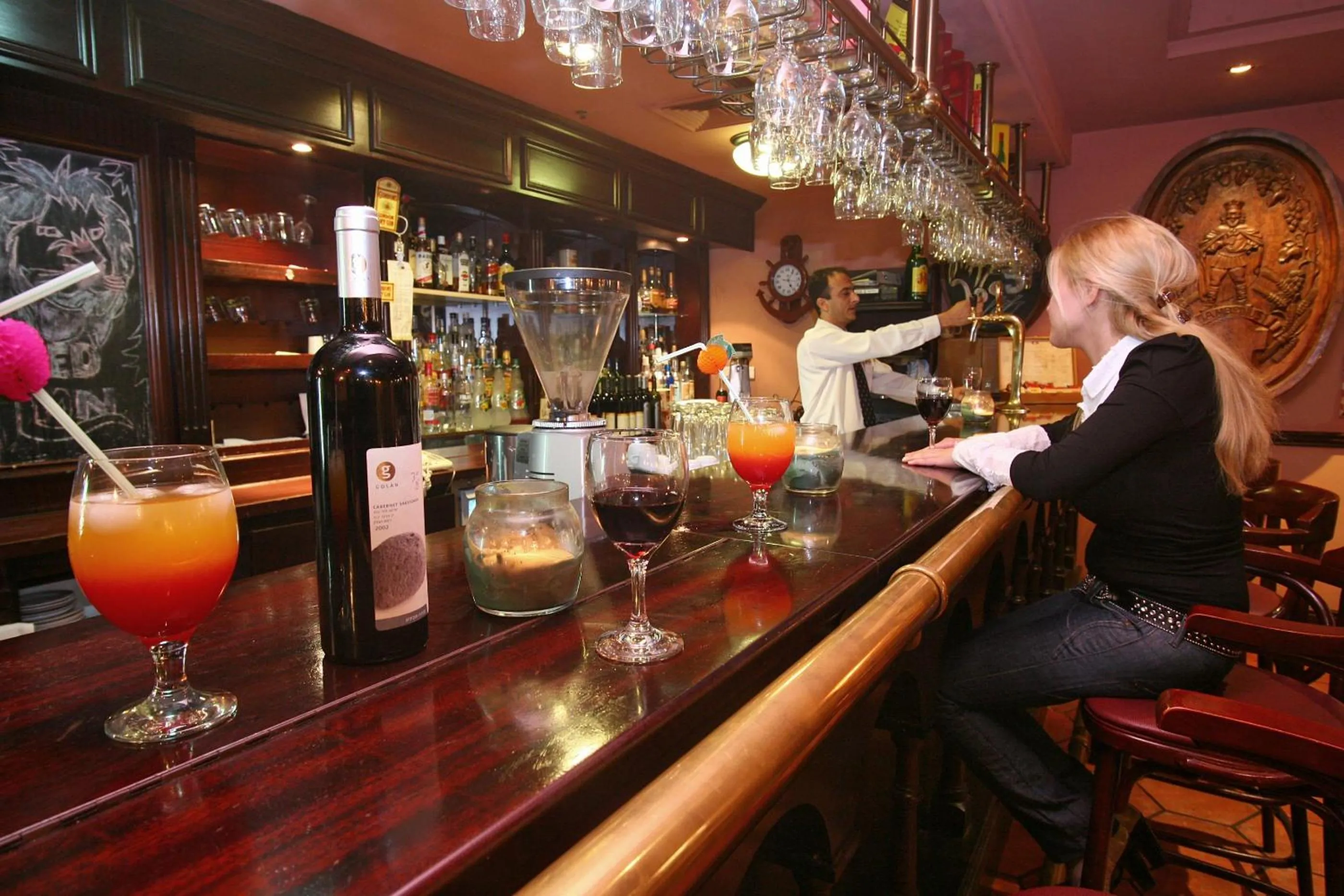 Lounge or bar in Royal Plaza Hotel