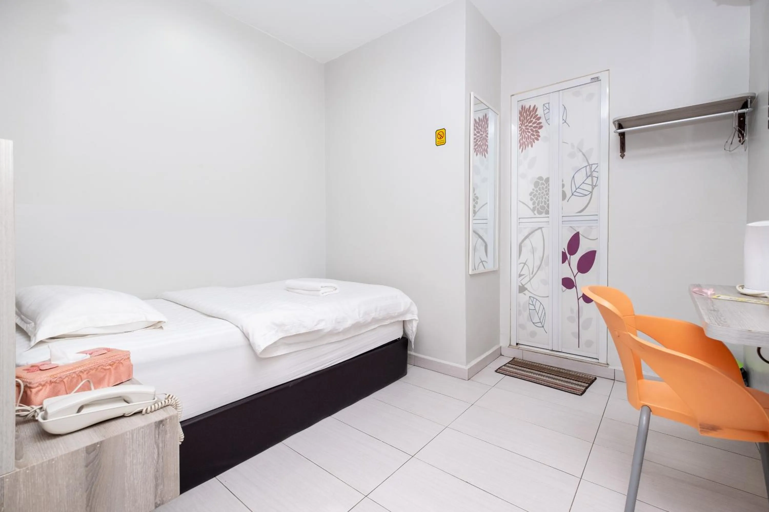 Bedroom, Bed in BG Business Hotel