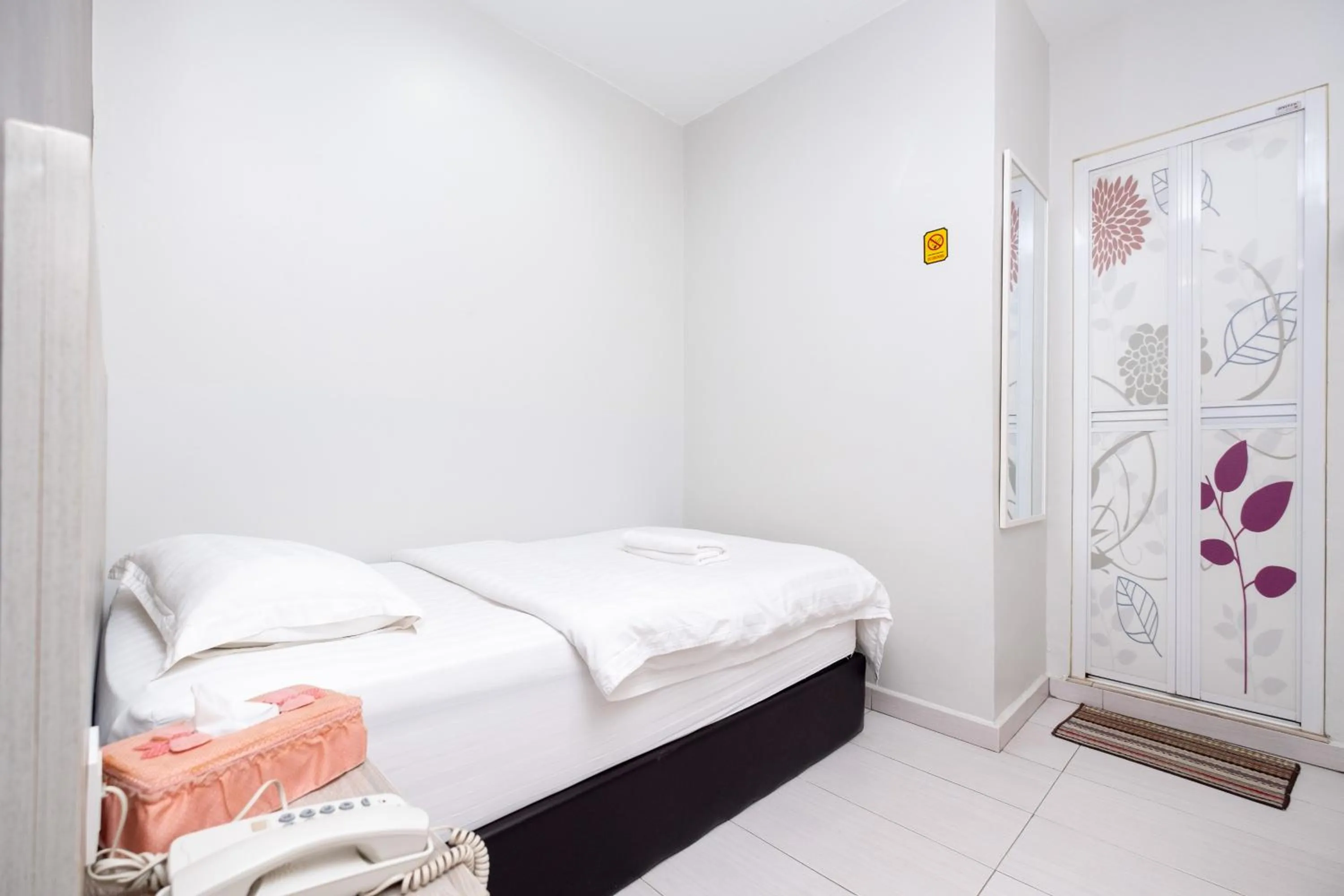 Bedroom, Bed in BG Business Hotel