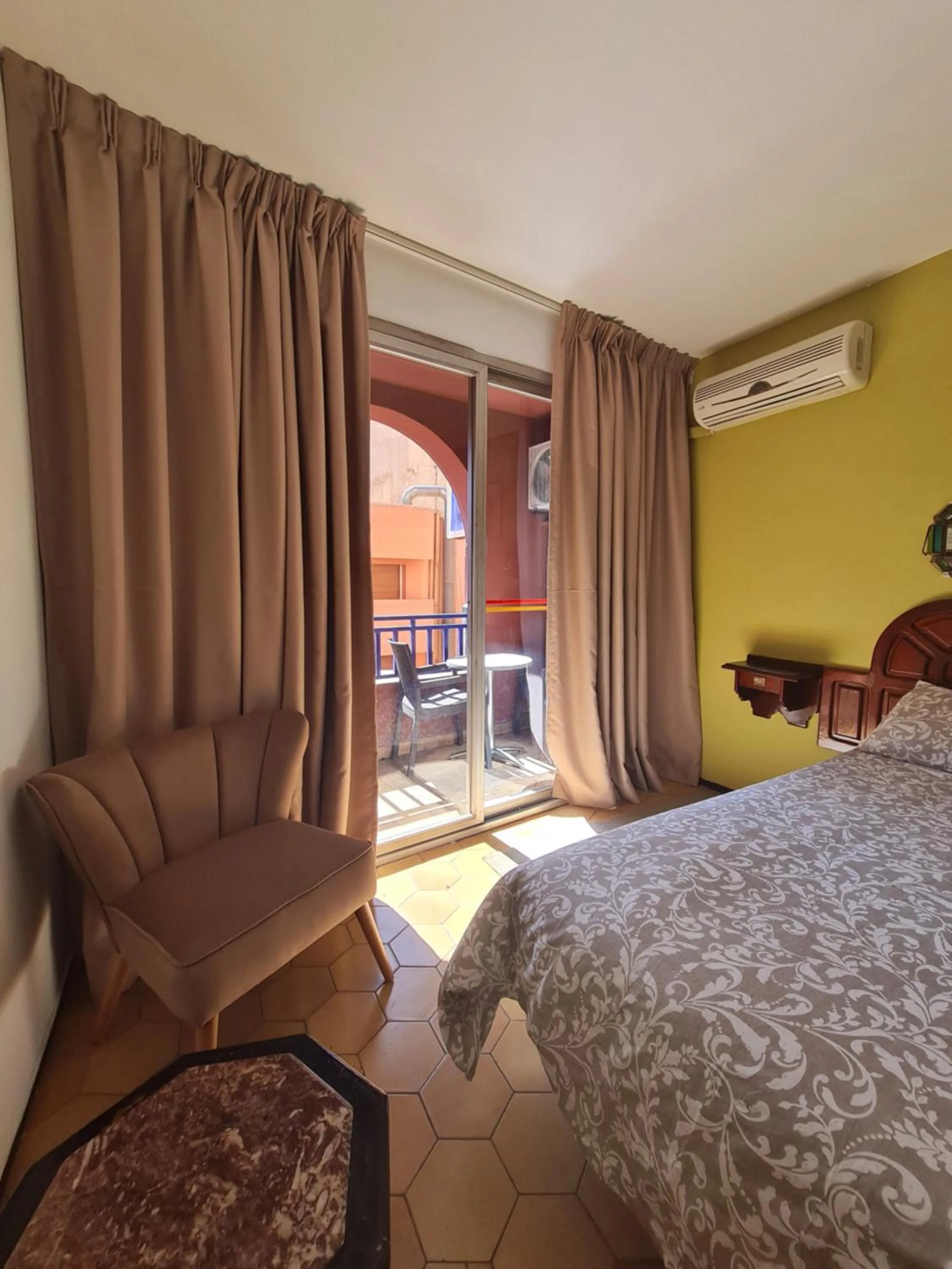 Bed in Hotel Tachfine