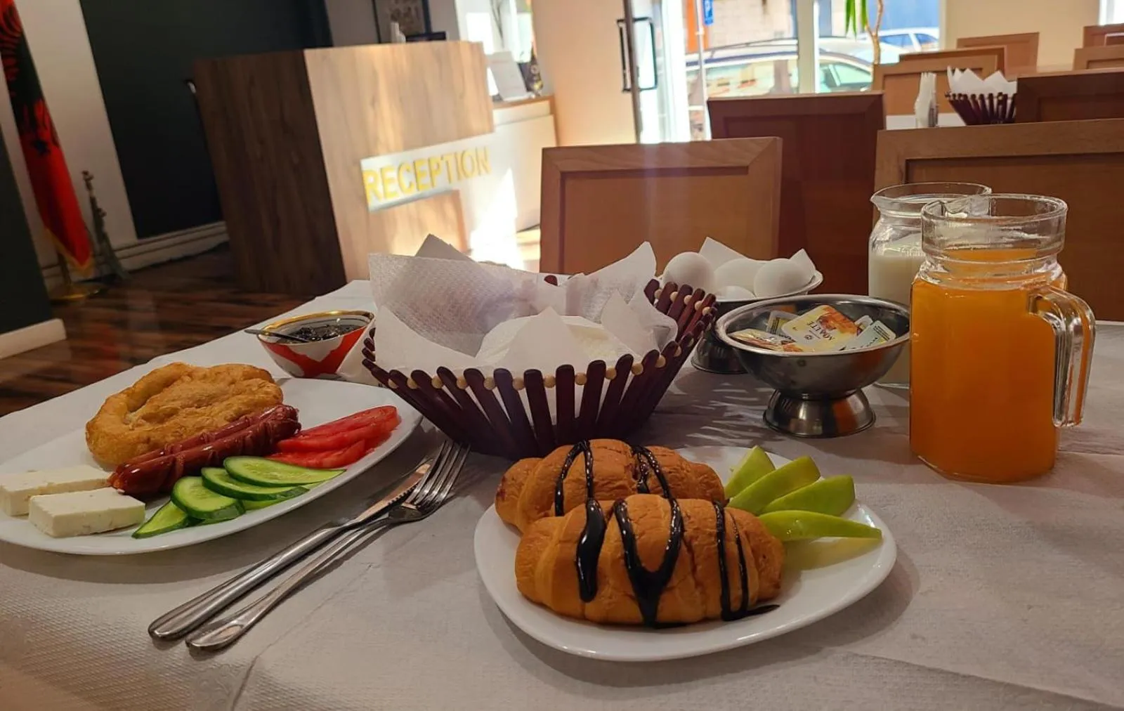 Breakfast in Hotel Alysa Korce