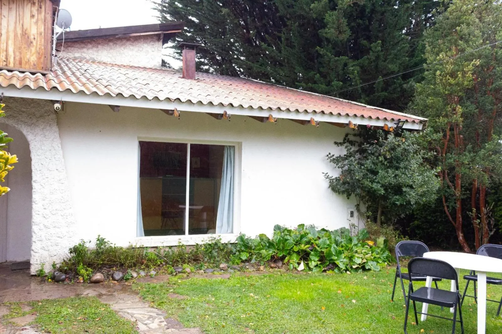 Facade/entrance in Michay, bungalow 4pax, a 50 mts del lago.