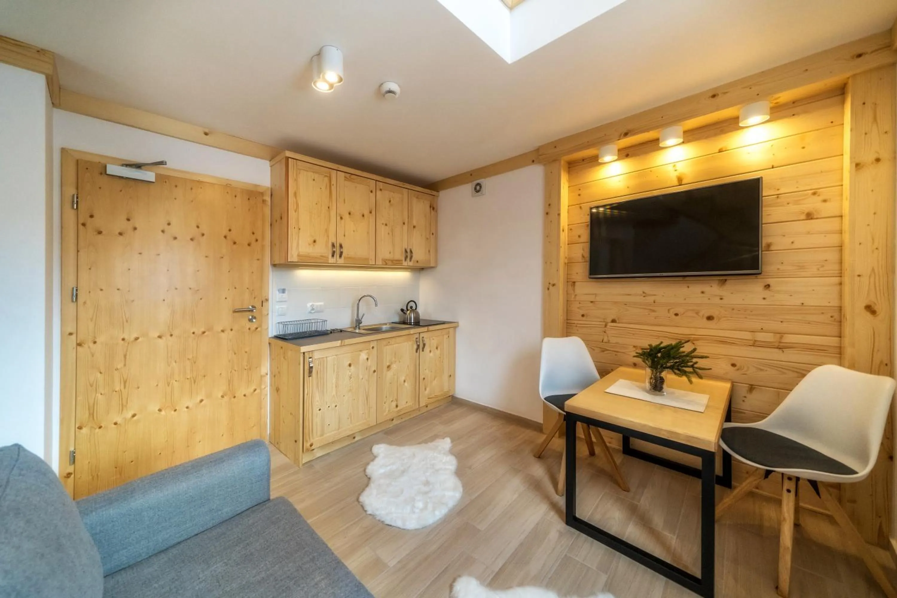 Kitchen or kitchenette in Villa Kaplowa Chata & SPA