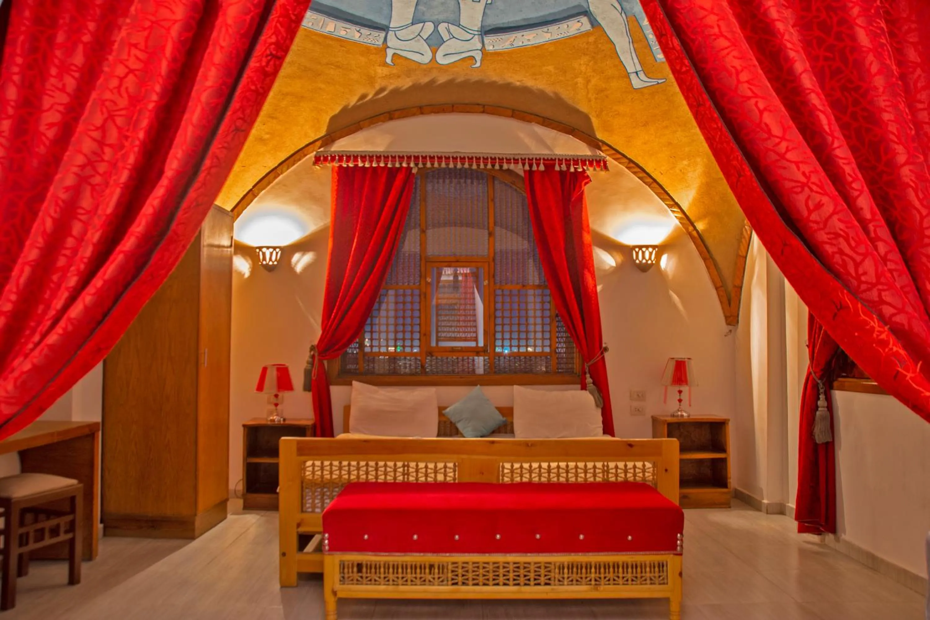 City view, Bed in Thebes Hotel