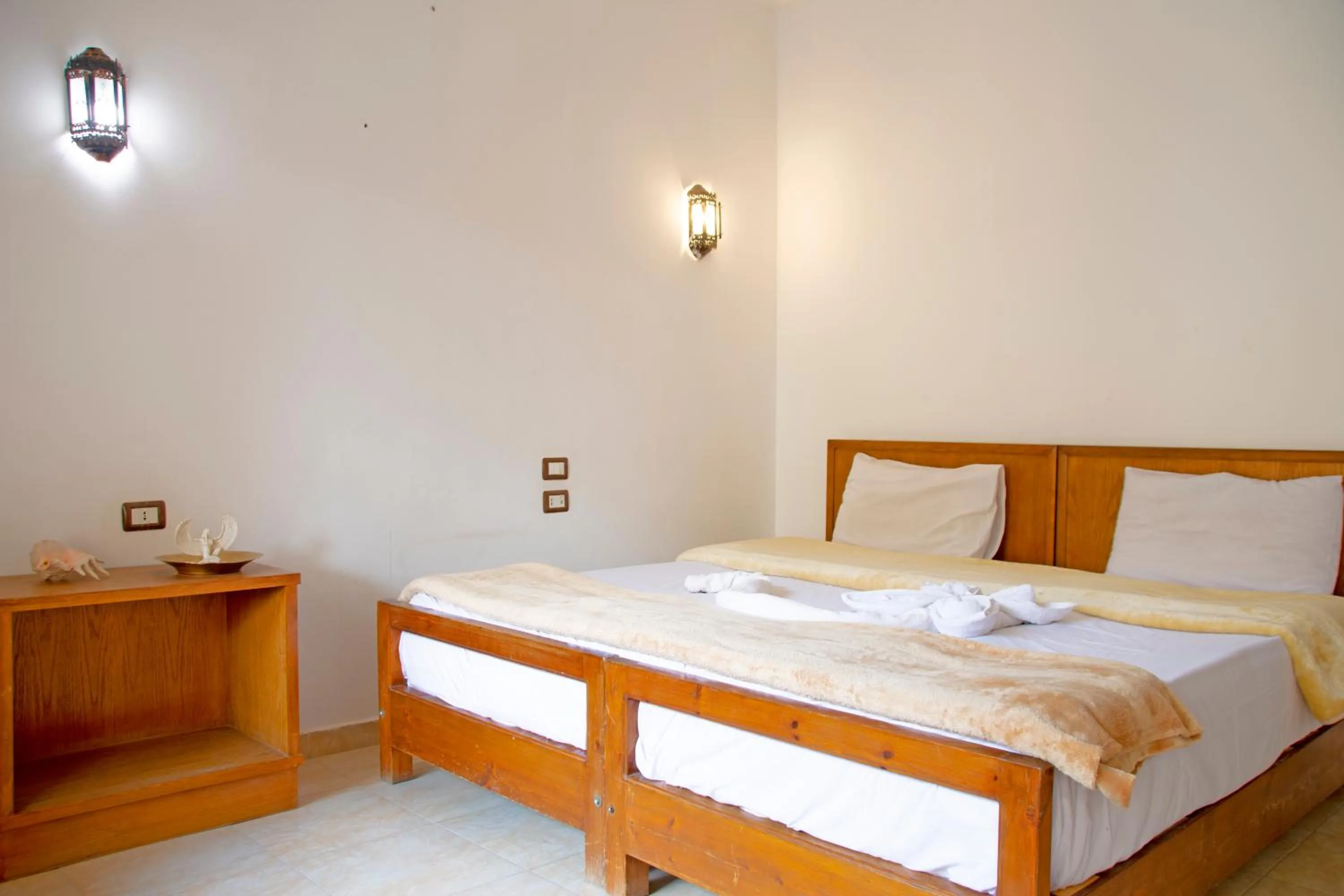 Bedroom, Bed in Thebes Hotel