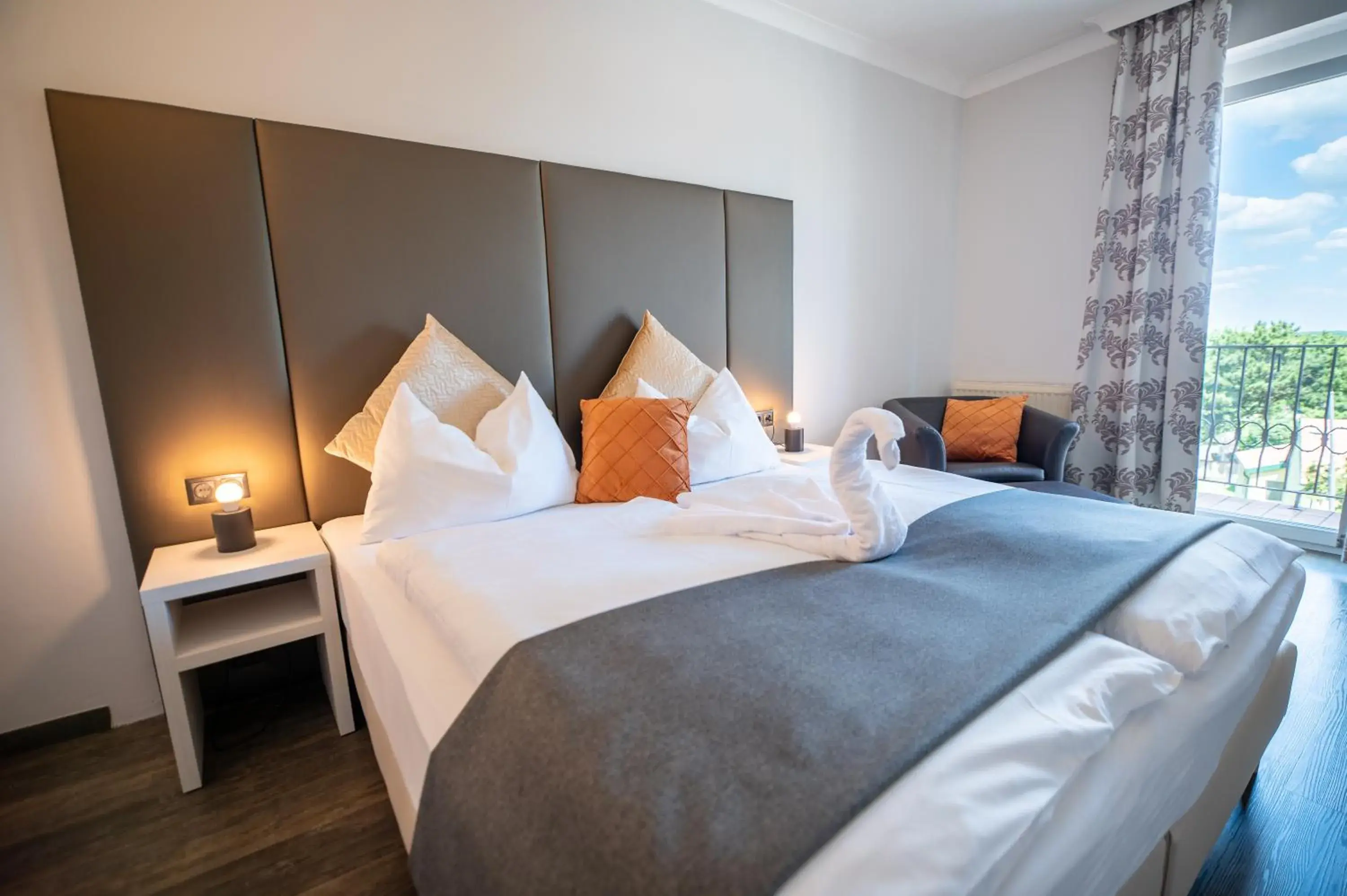 Balcony/Terrace, Bed in Hotel Marc Aurel Balcony/Terrace, Bed in Hotel Marc Aurel