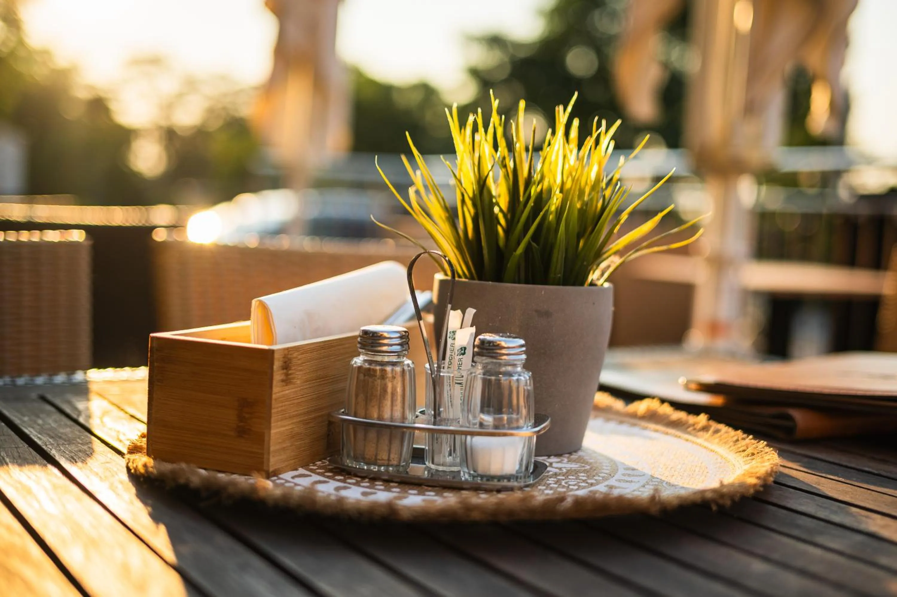 Restaurant/places to eat in Hotel Marc Aurel