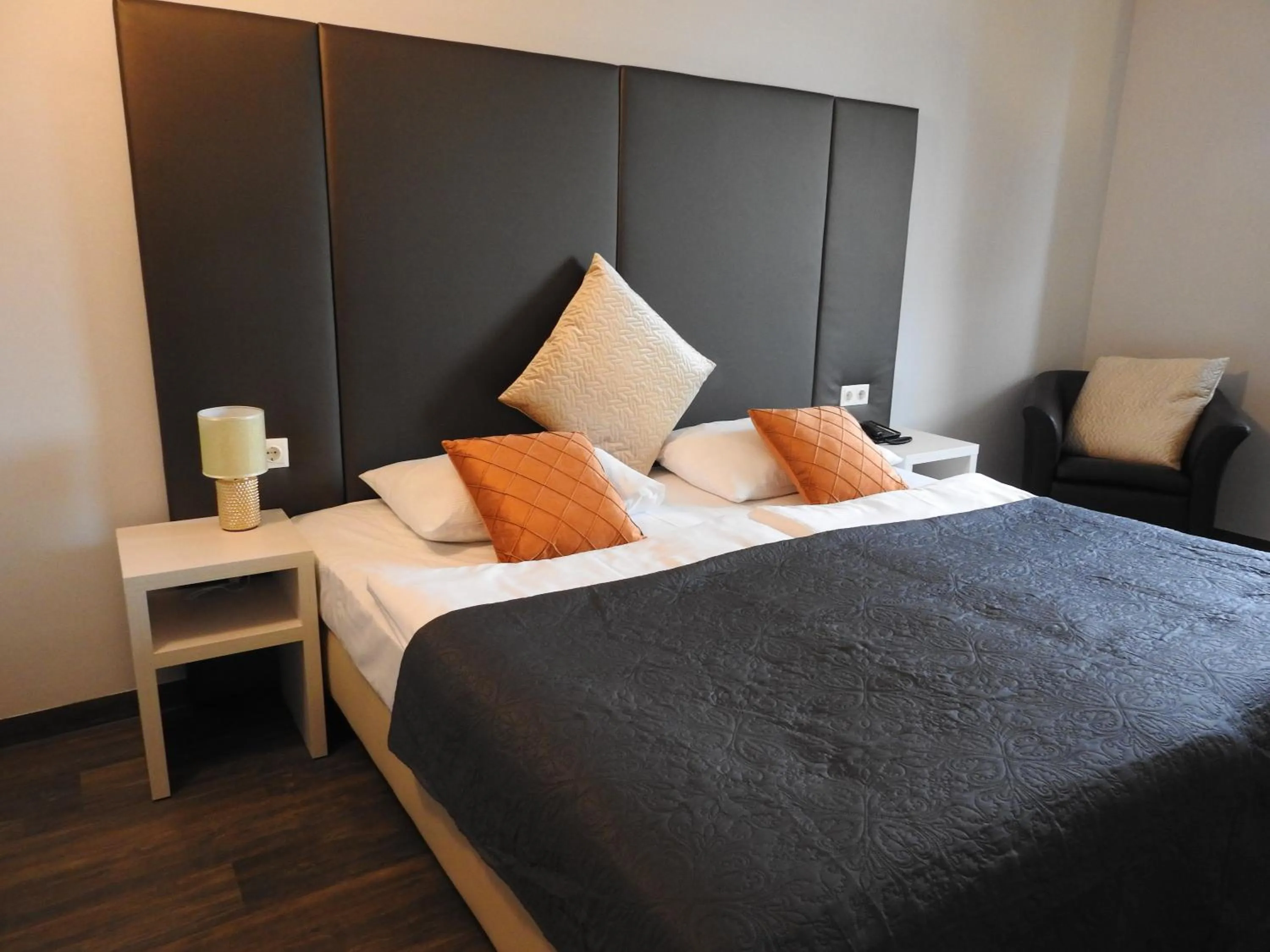 Photo of the whole room, Bed in Hotel Marc Aurel