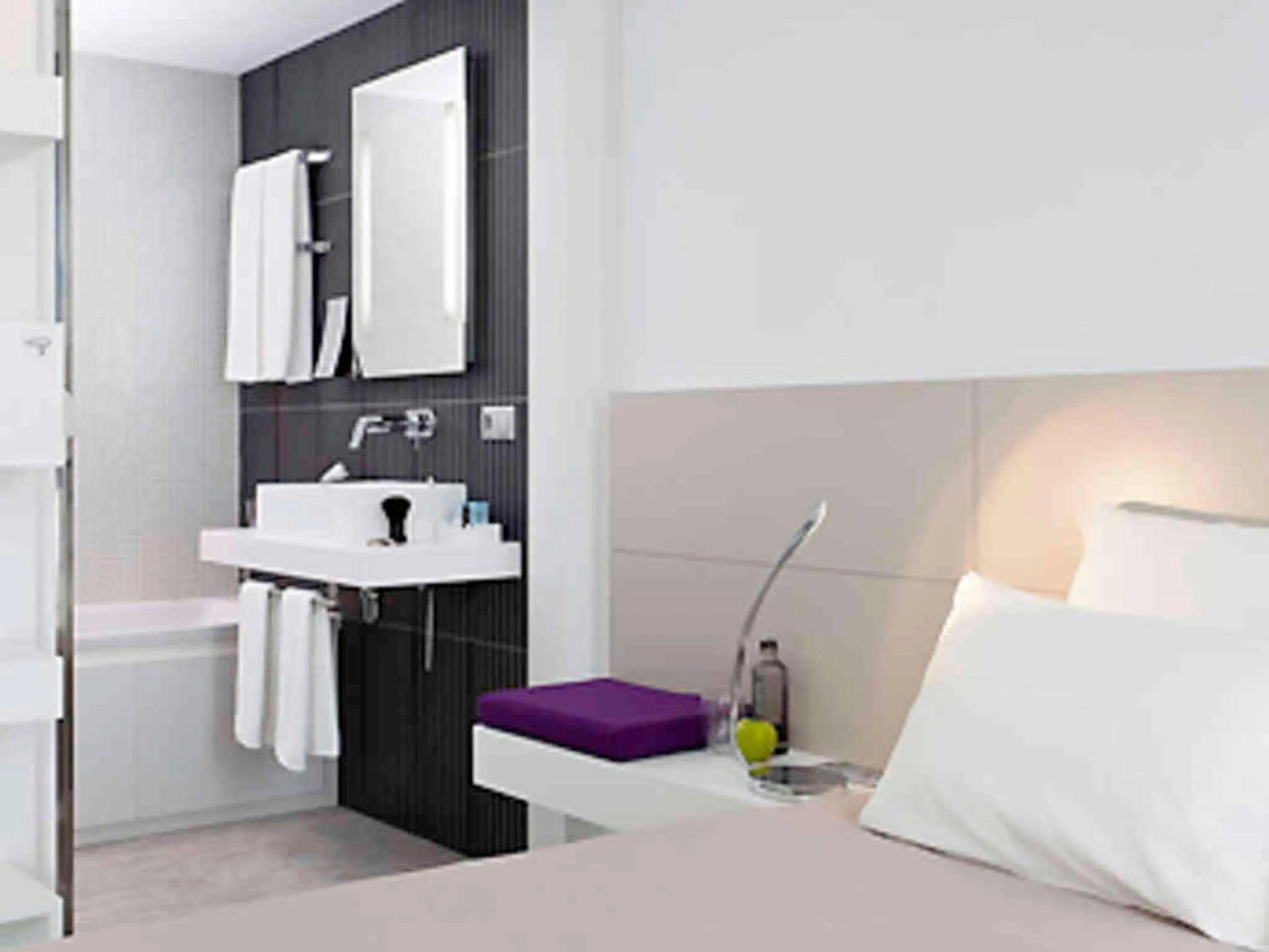 Bedroom, Bed in Novotel Suites Malaga Centro