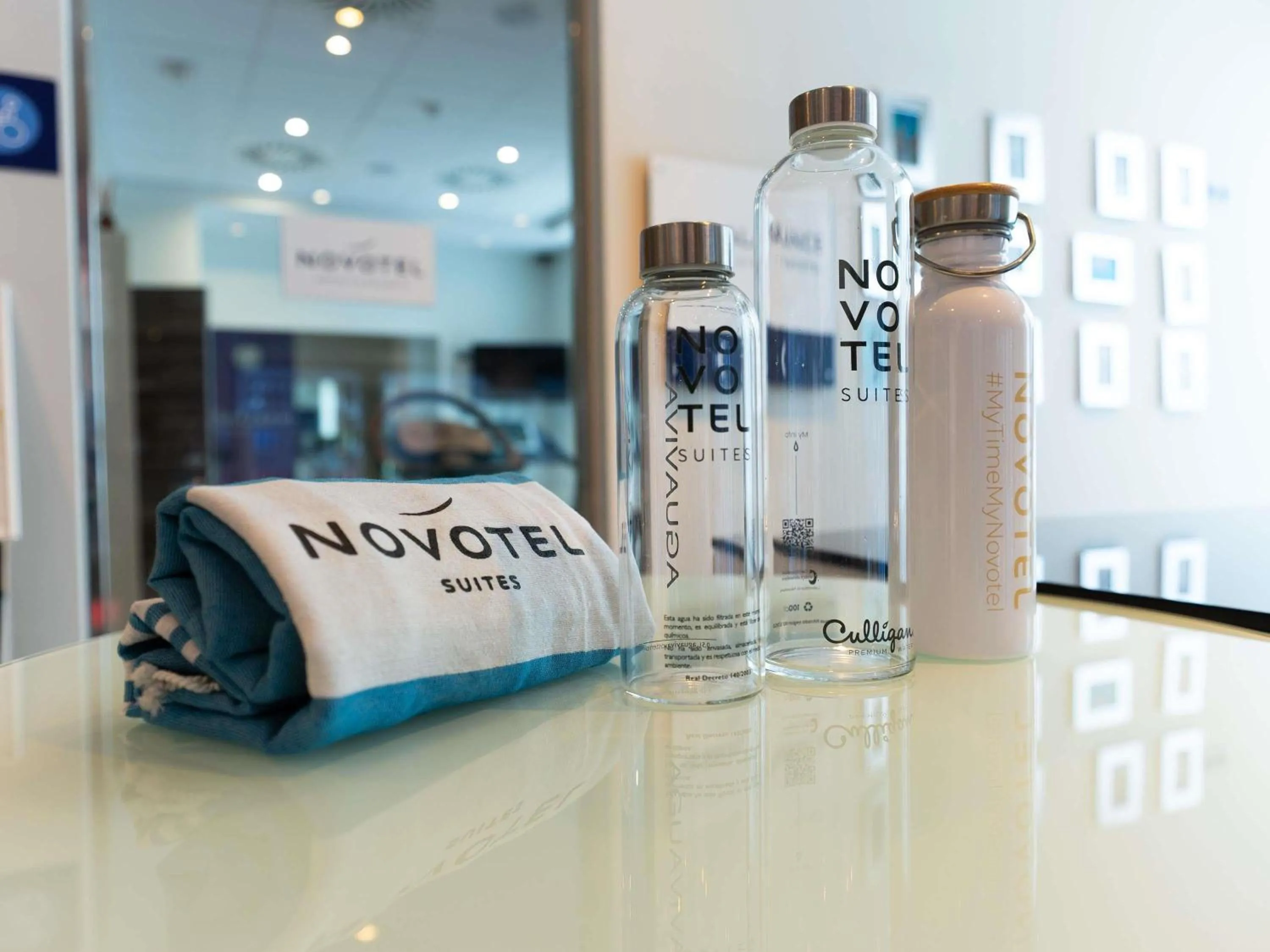 Lounge or bar in Novotel Suites Malaga Centro