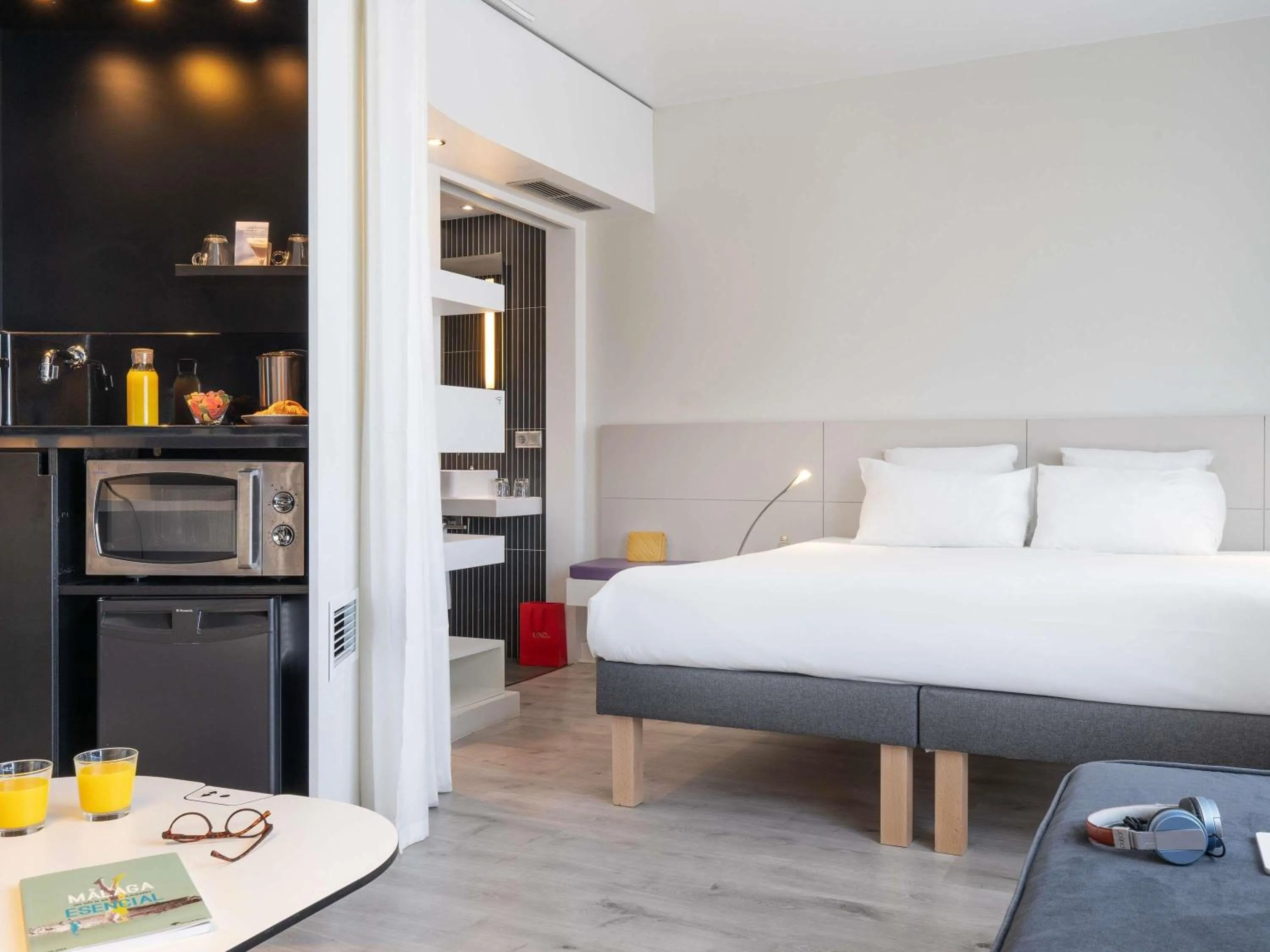 Bedroom, Bed in Novotel Suites Malaga Centro