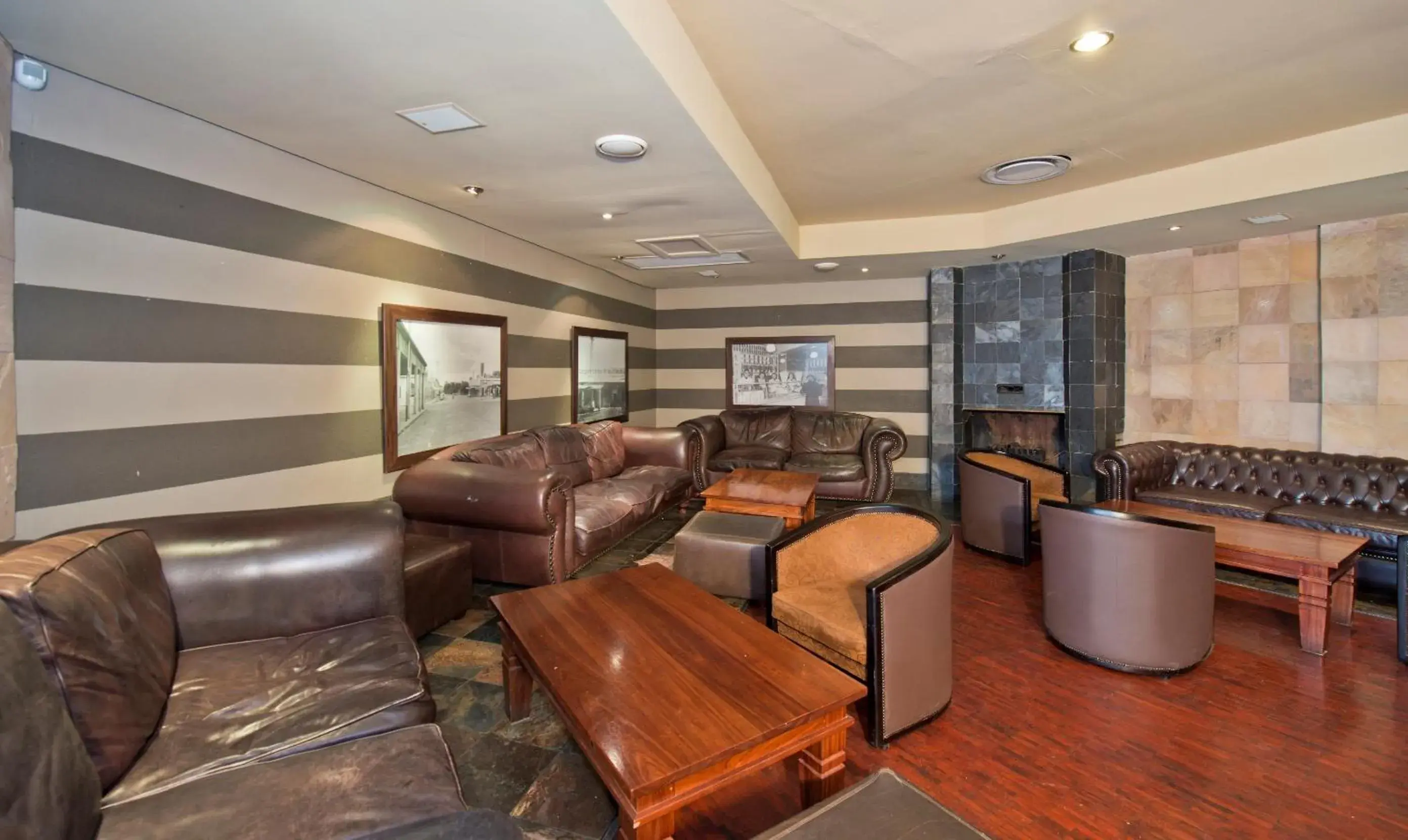 Lounge or bar in Hotel Thuringerhof Lounge or bar in Hotel Thuringerhof