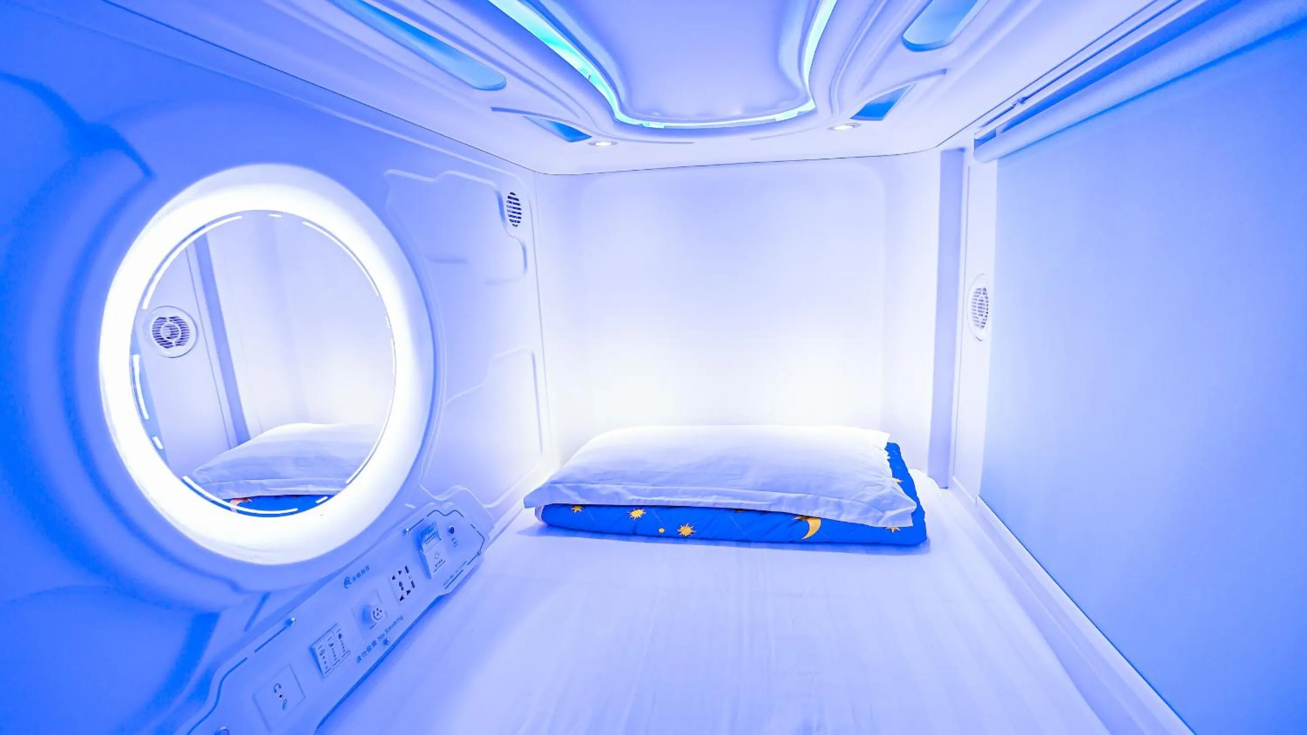 bunk bed in Spacepod@com