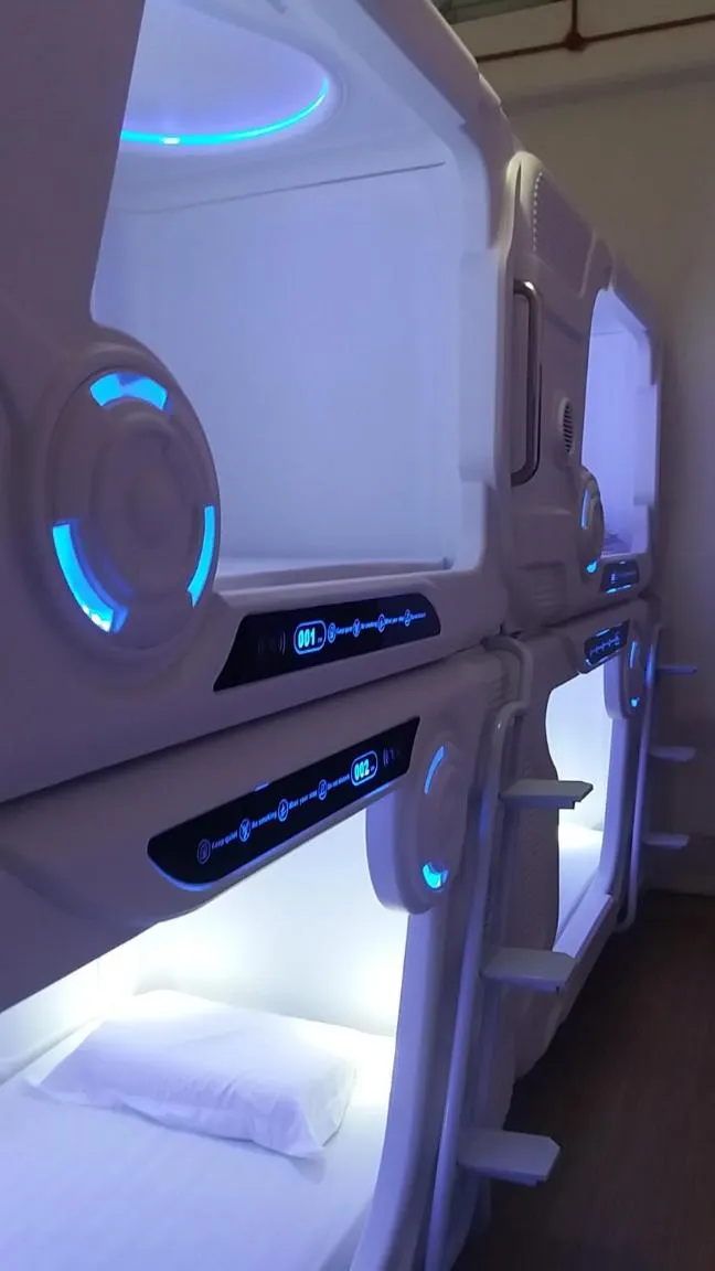bunk bed in Spacepod@com
