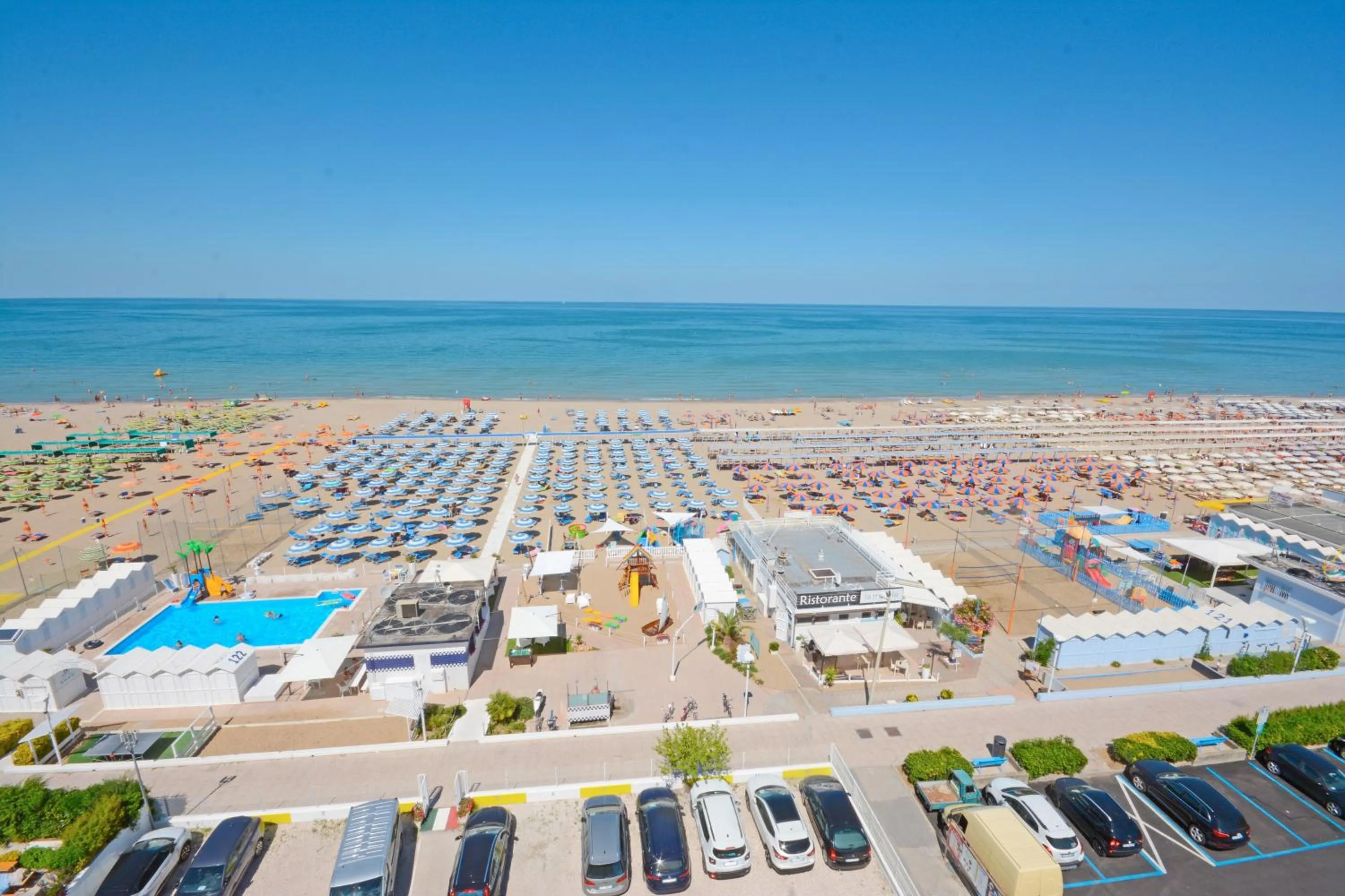 Beach, Pool View in Hotel Kent