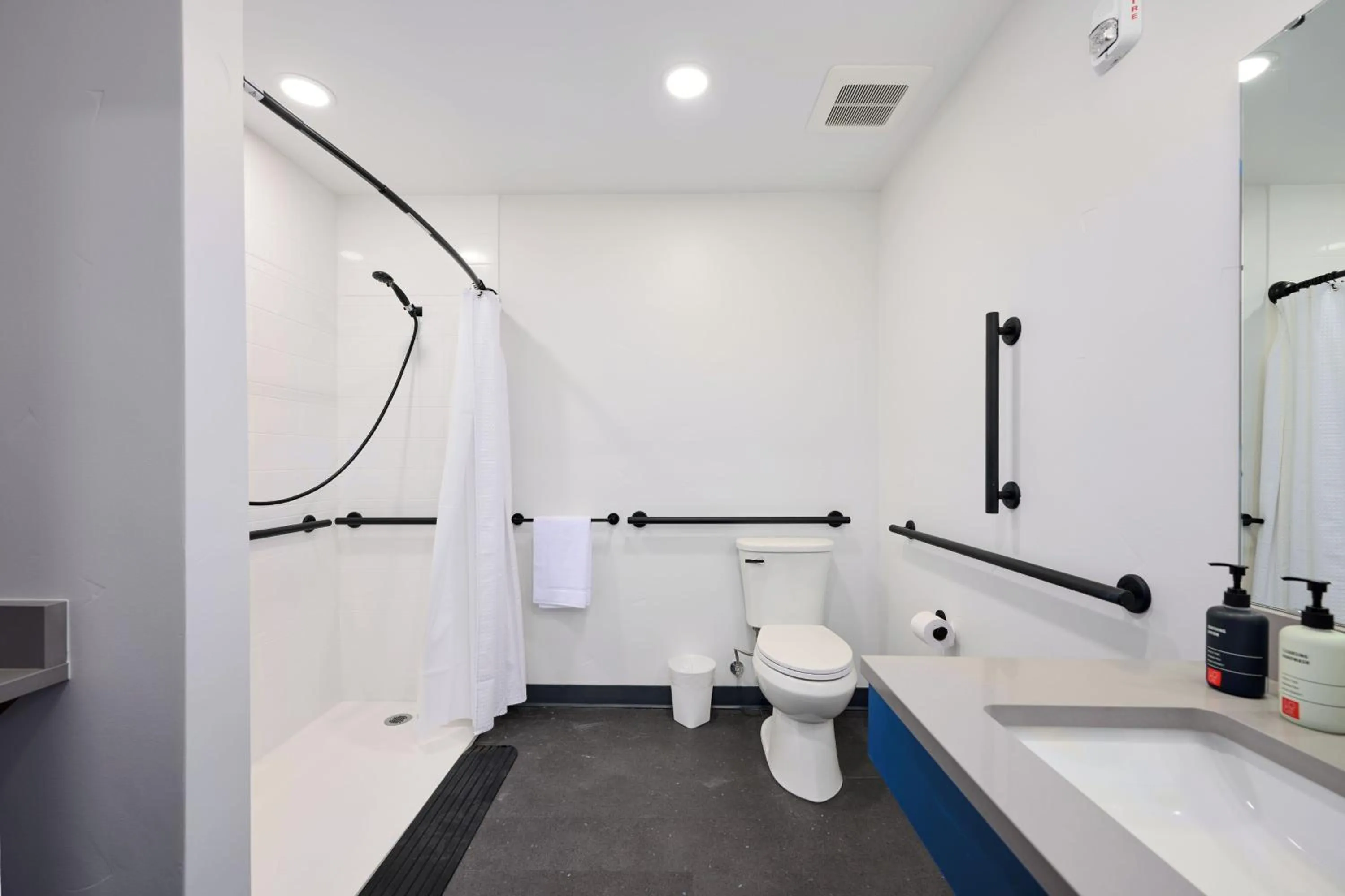 Shower in LOGE Missoula