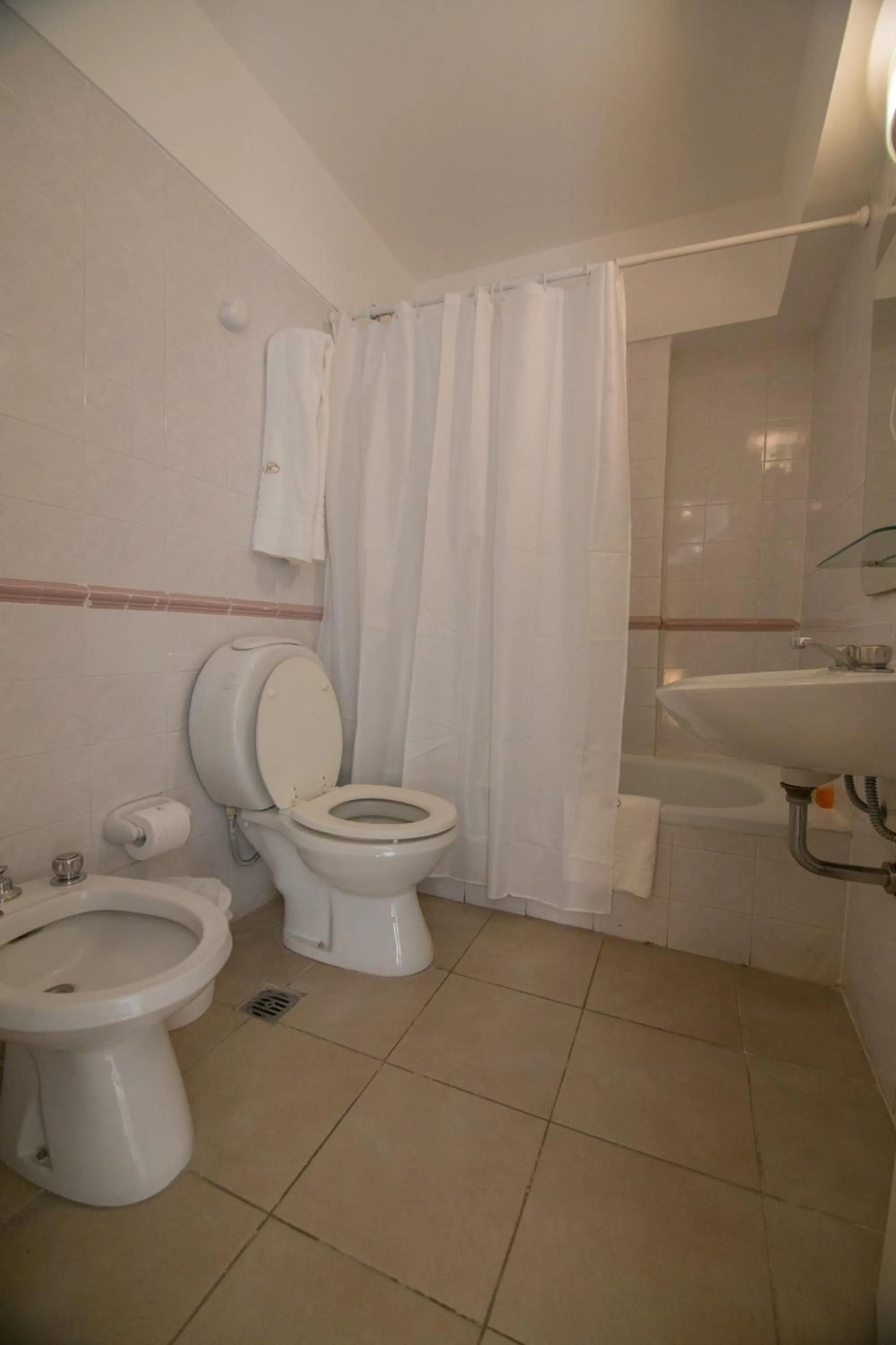 Bathroom in Bristol Apart Hotel