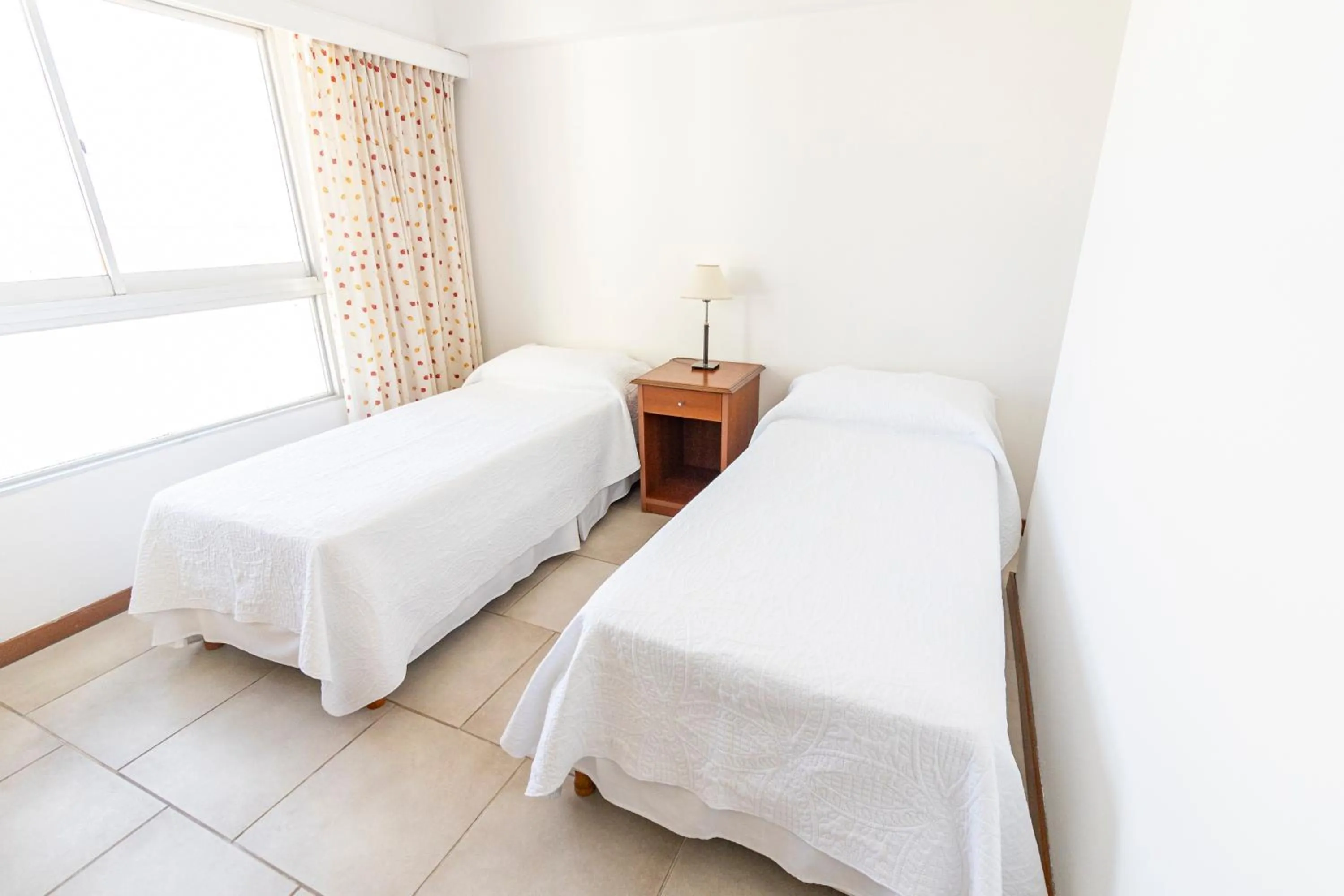 Bed in Bristol Apart Hotel