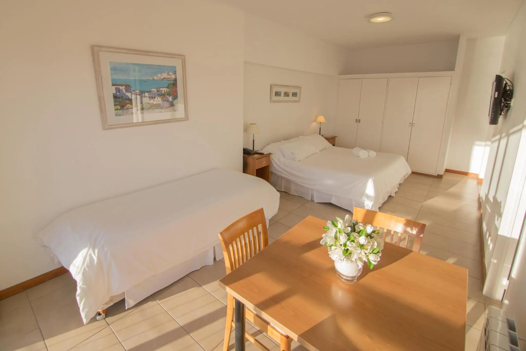 Photo of the whole room, Bed in Bristol Apart Hotel