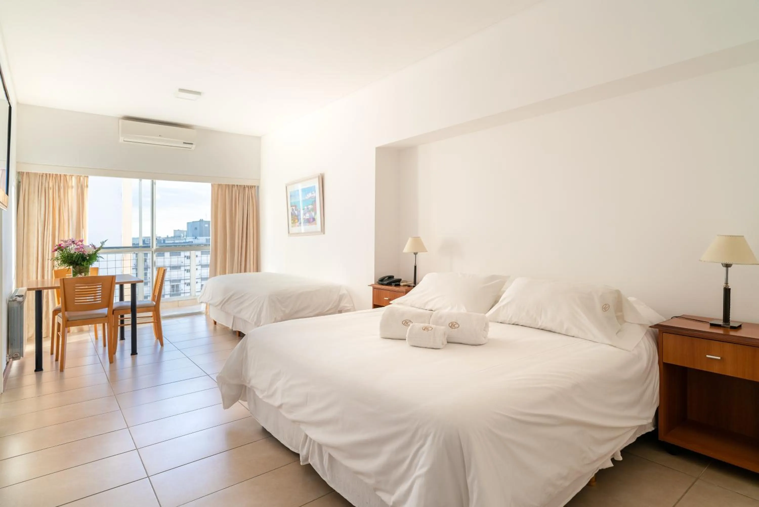 Photo of the whole room, Bed in Bristol Apart Hotel