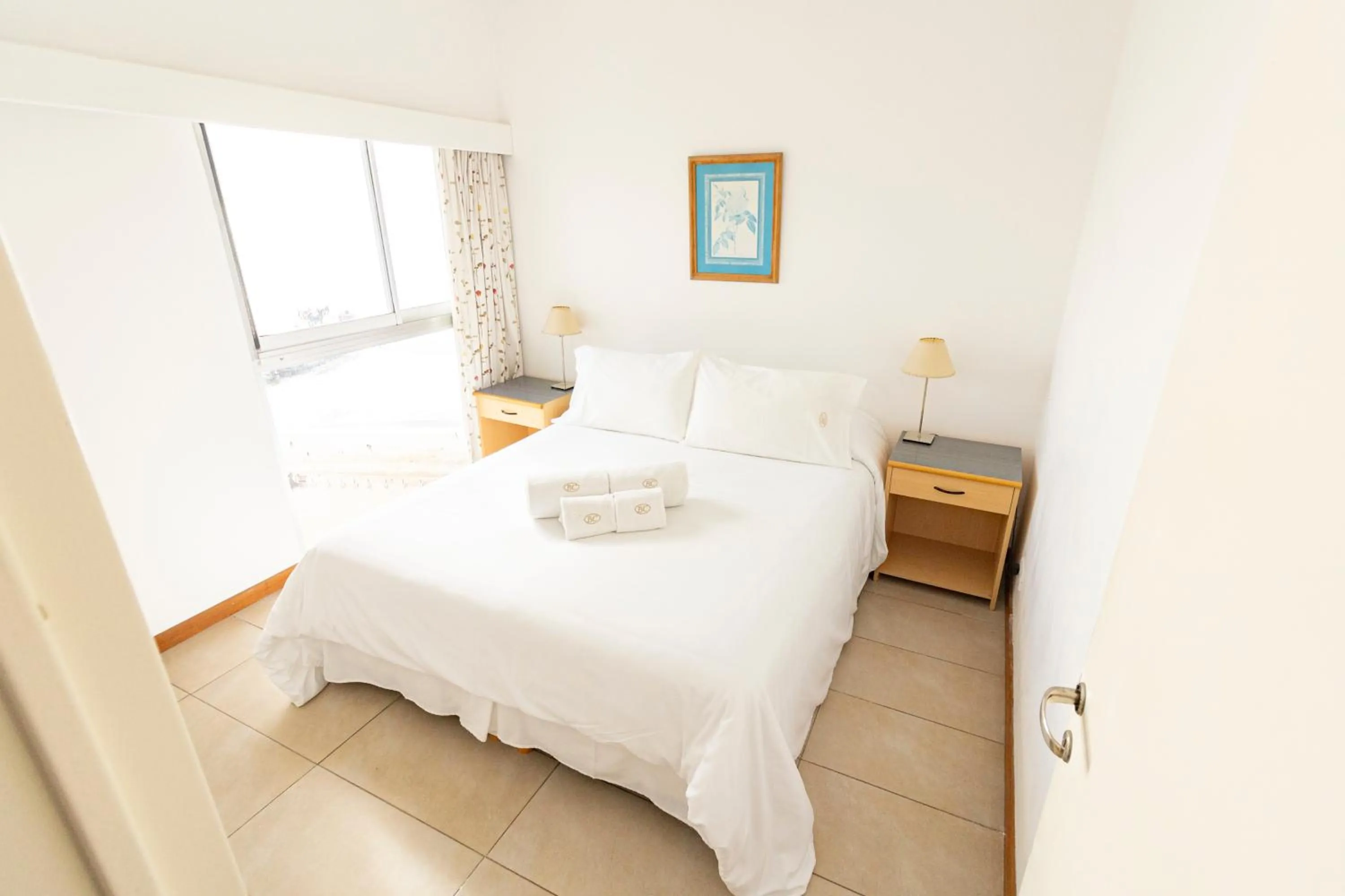 Bed in Bristol Apart Hotel