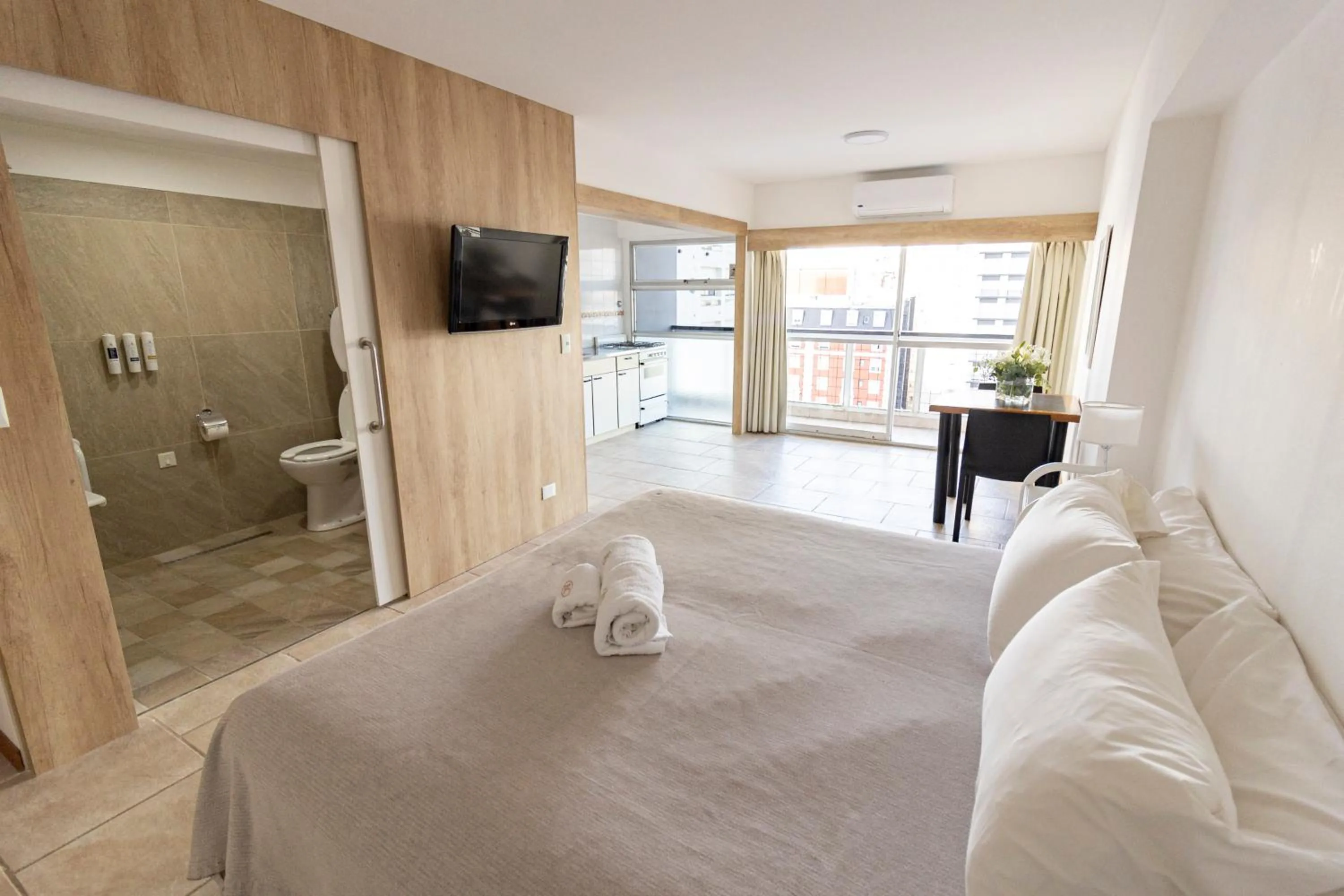 Bed in Bristol Apart Hotel