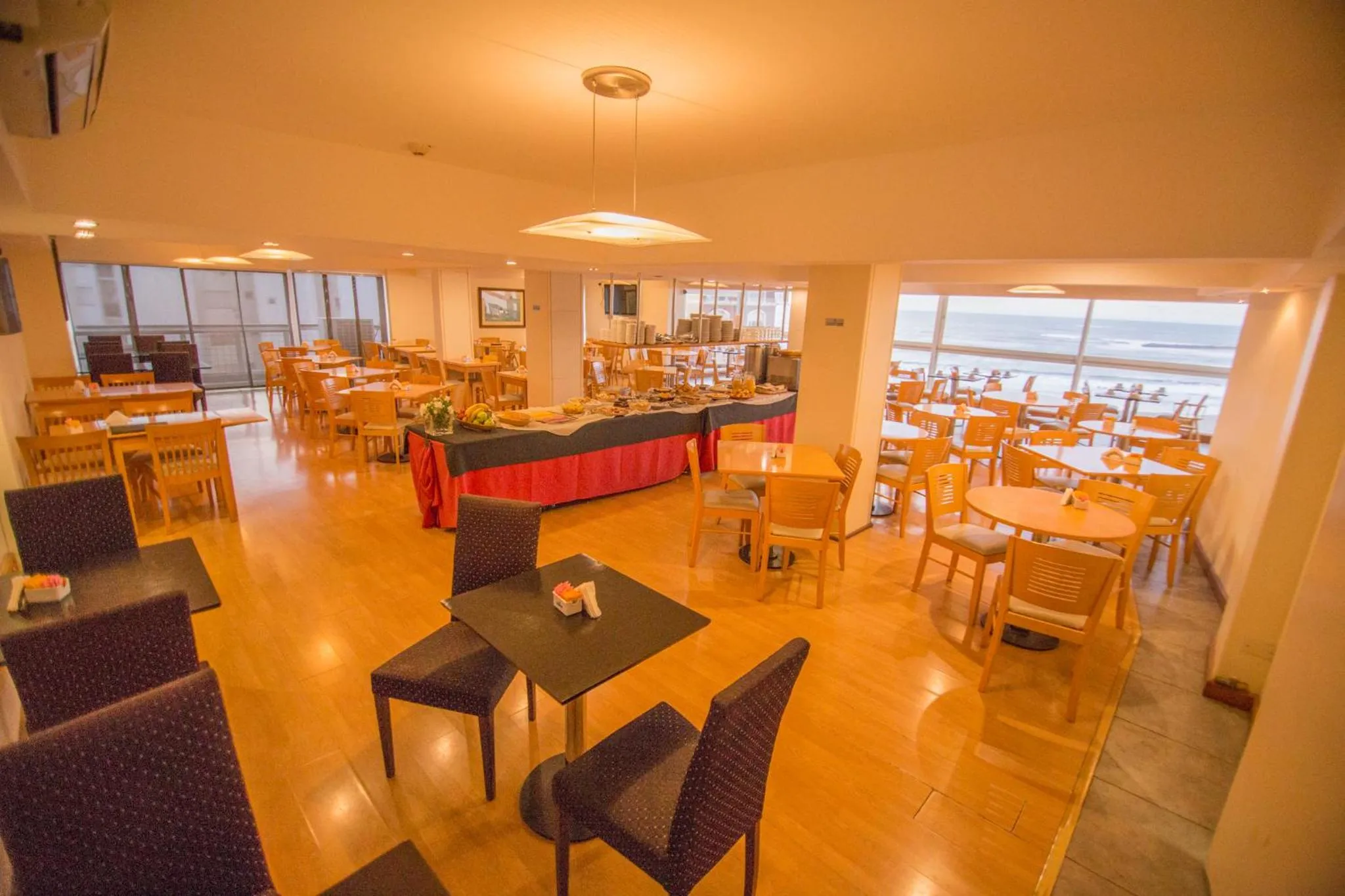 Lounge or bar in Bristol Apart Hotel