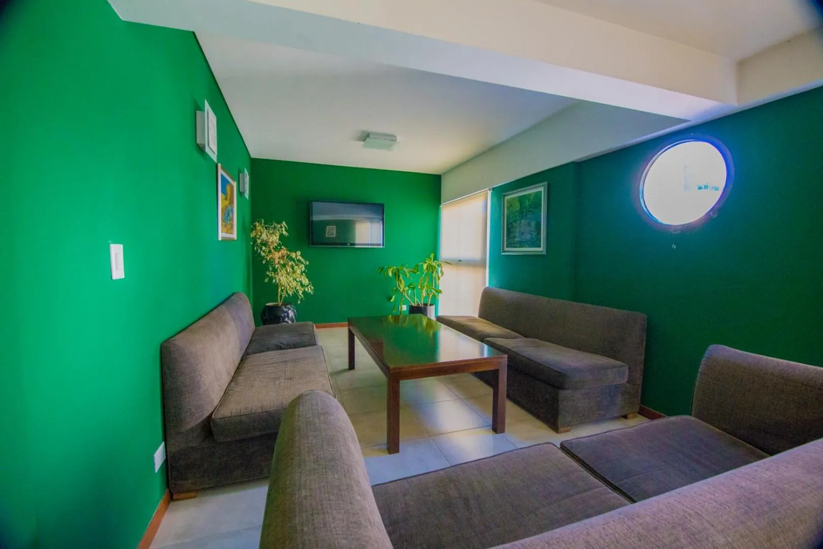 Living room in Bristol Apart Hotel