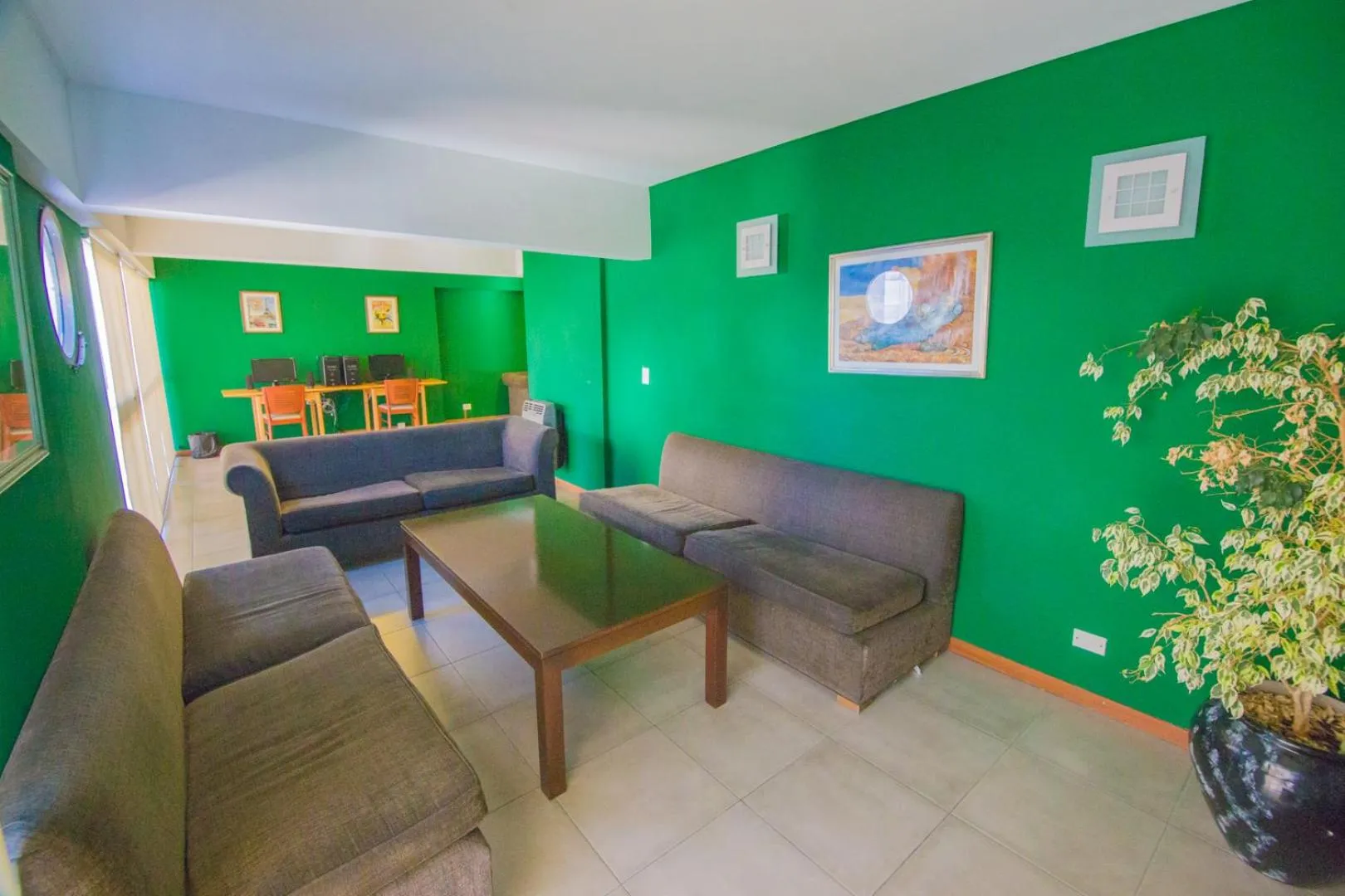 Living room in Bristol Apart Hotel