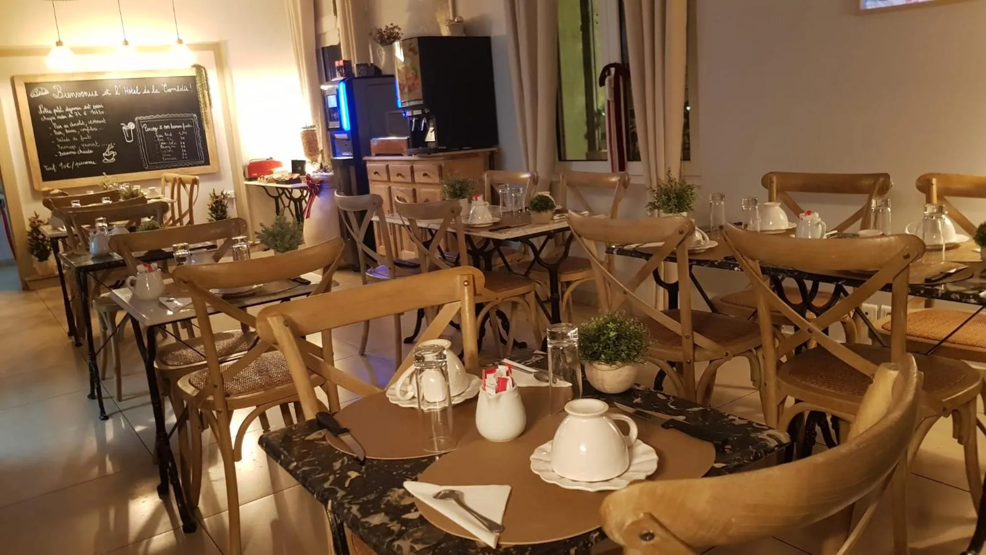 Living room in Hotel de La Comédie - Place De La Comédie