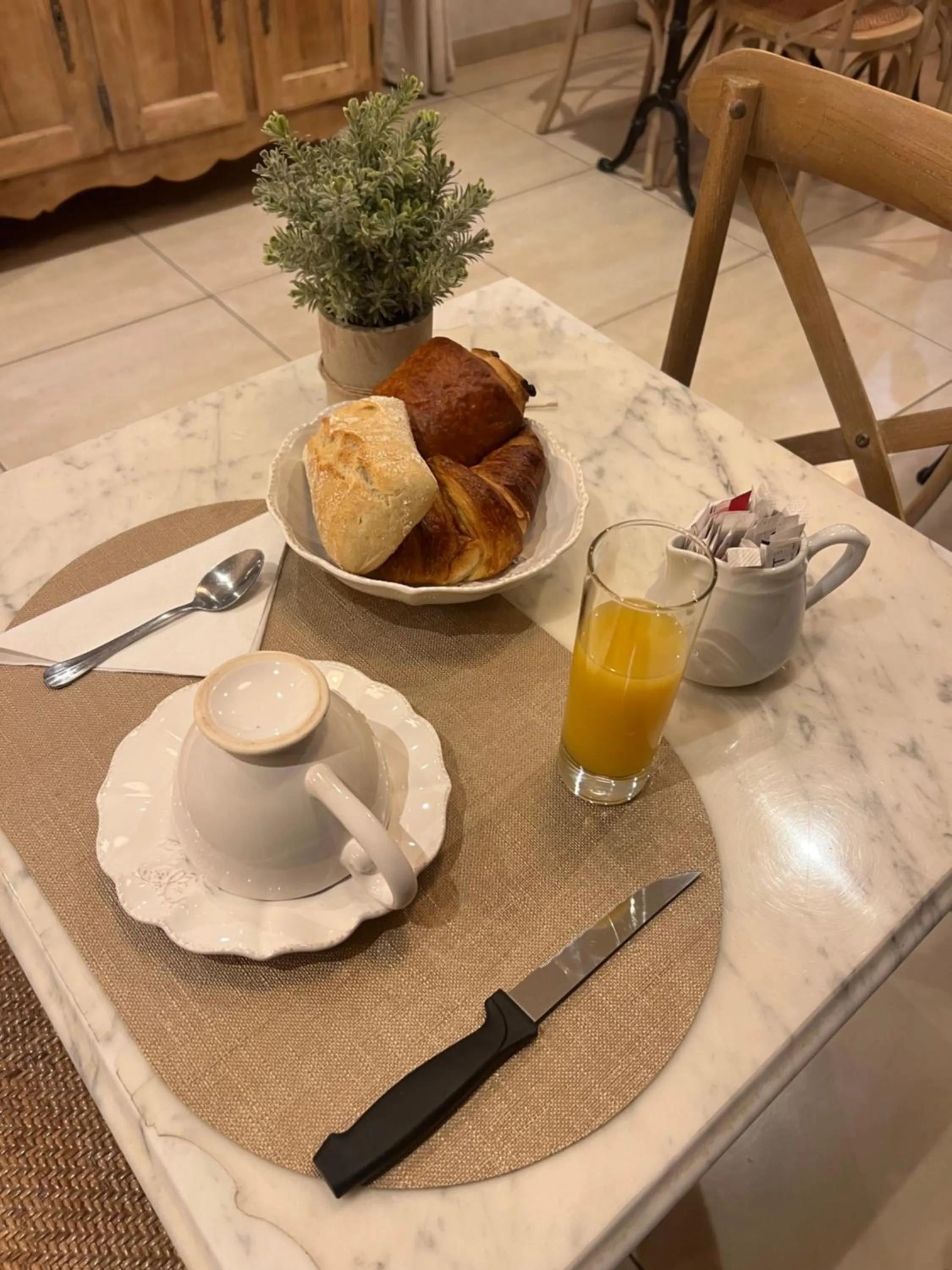 Breakfast in Hotel de La Comédie - Place De La Comédie