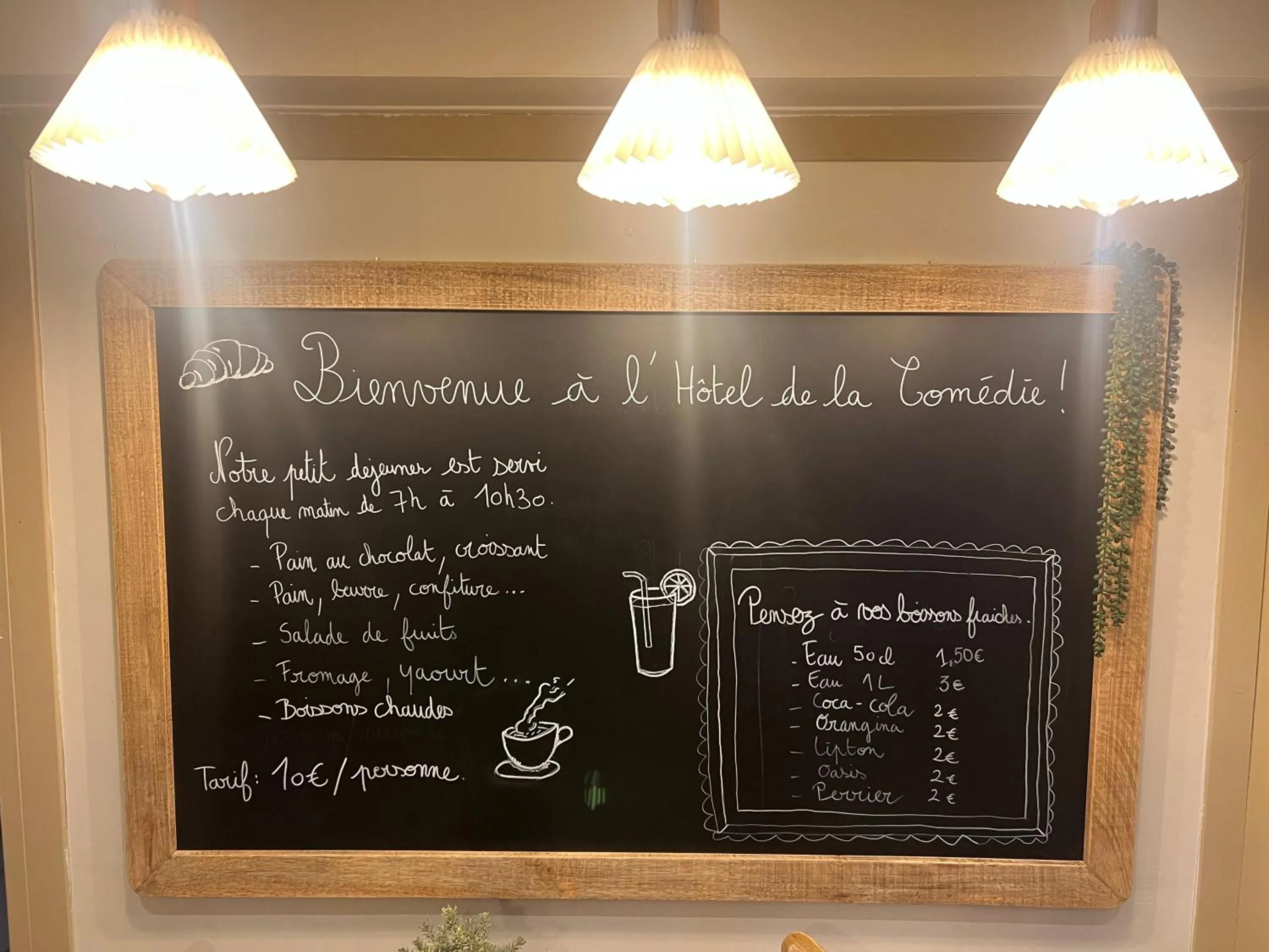 Breakfast in Hotel de La Comédie - Place De La Comédie