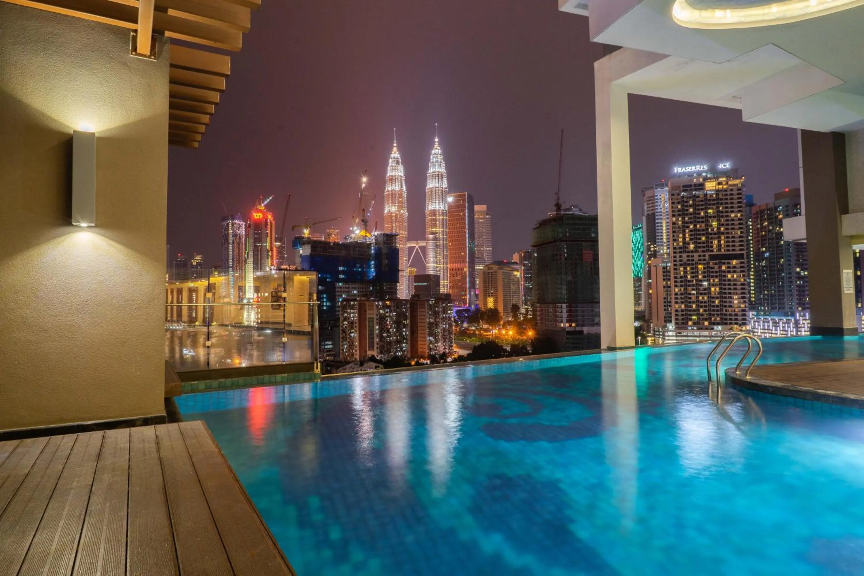 Swimming pool in Tamu Hotel & Suites Kuala Lumpur