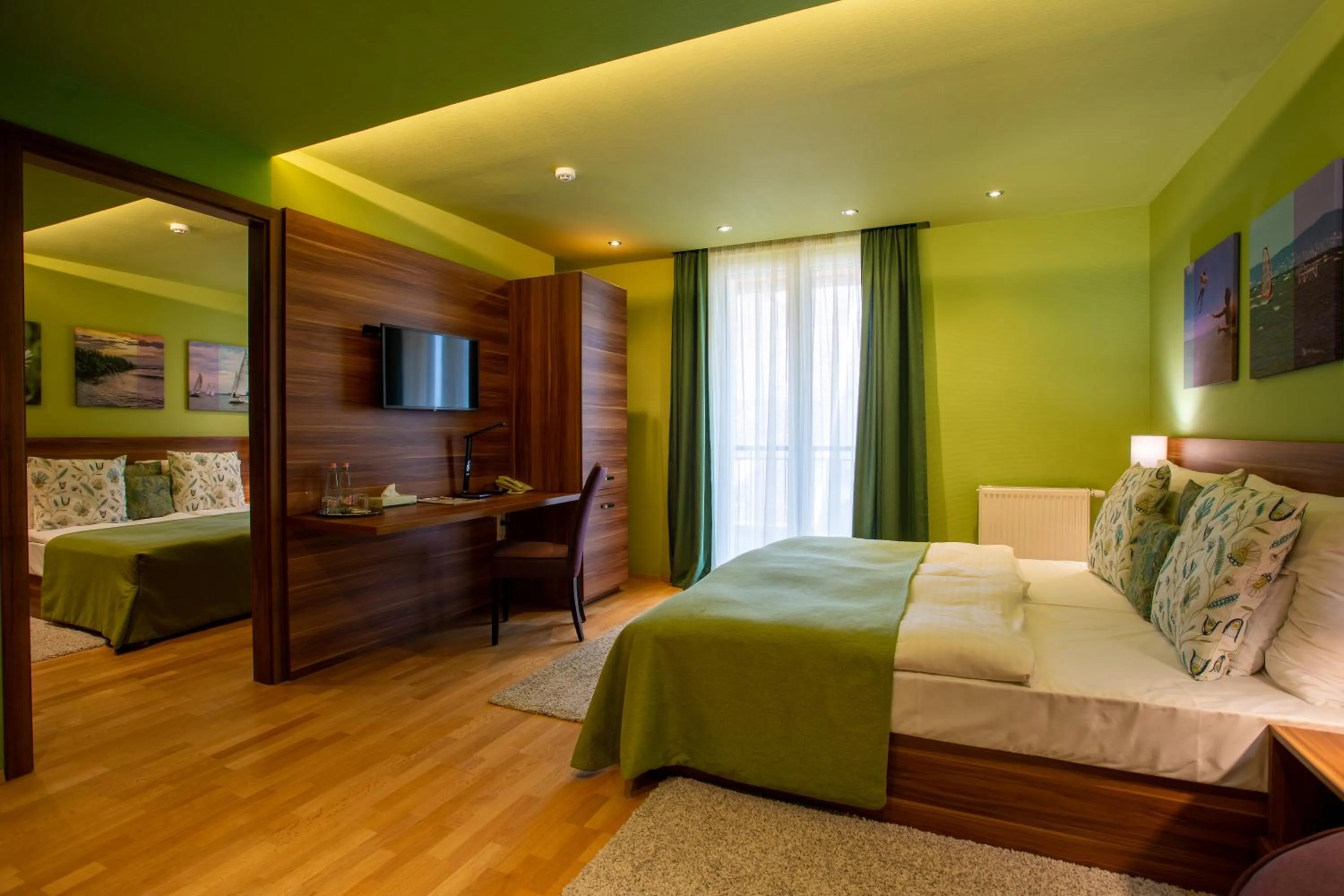 TV and multimedia, Bed in Tópart Hotel