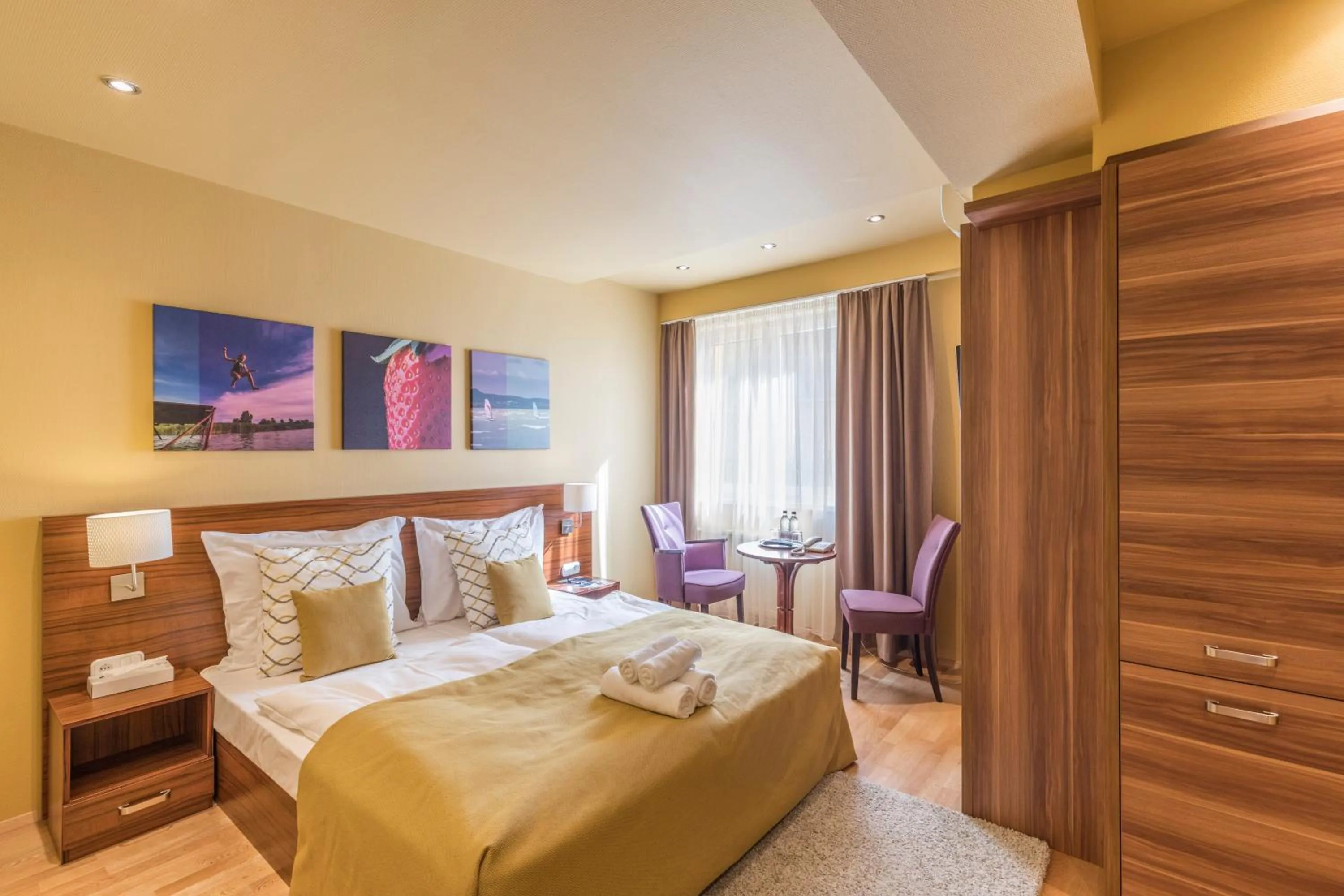 TV and multimedia, Bed in Tópart Hotel