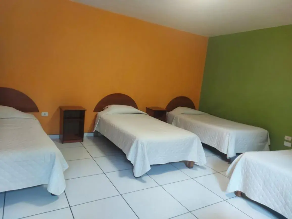 Economy Quadruple Room in HOSTAL espinoza Economy Quadruple Room in HOSTAL espinoza
