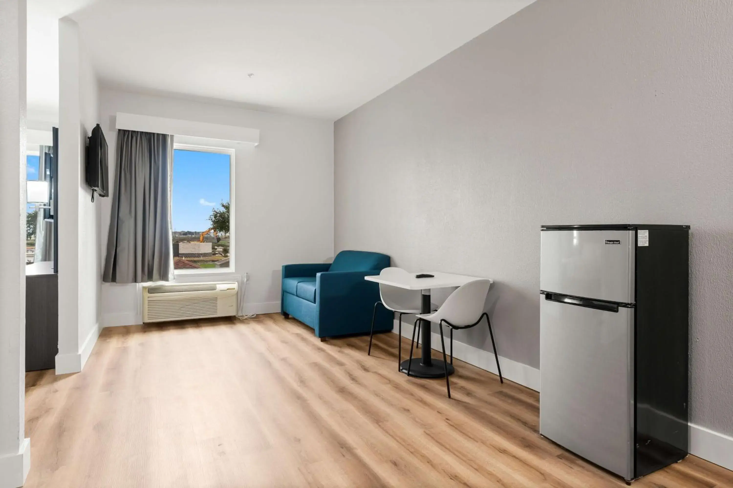 Photo of the whole room in Motel 6-Rosenberg, TX Photo of the whole room in Motel 6-Rosenberg, TX