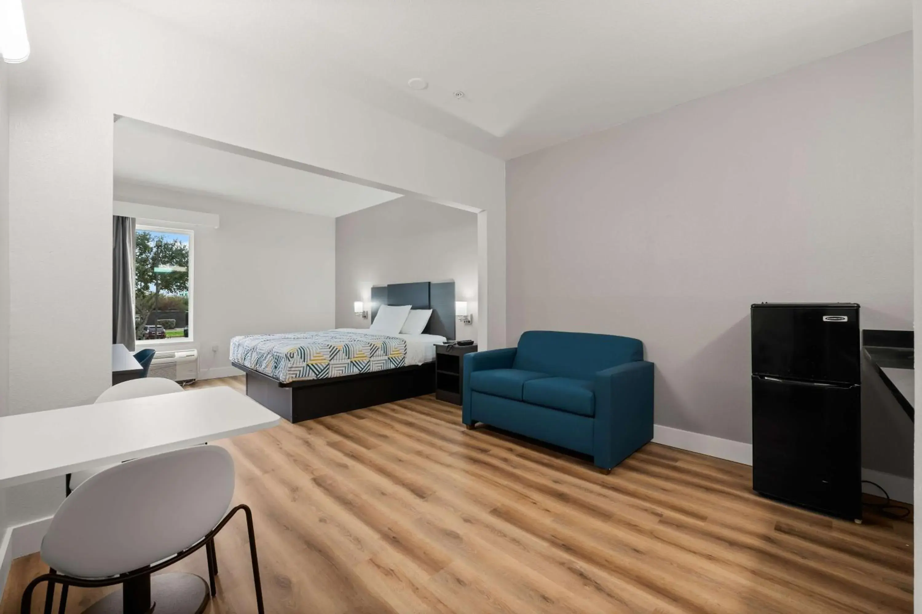 Bedroom, Bed in Motel 6-Rosenberg, TX Bedroom, Bed in Motel 6-Rosenberg, TX