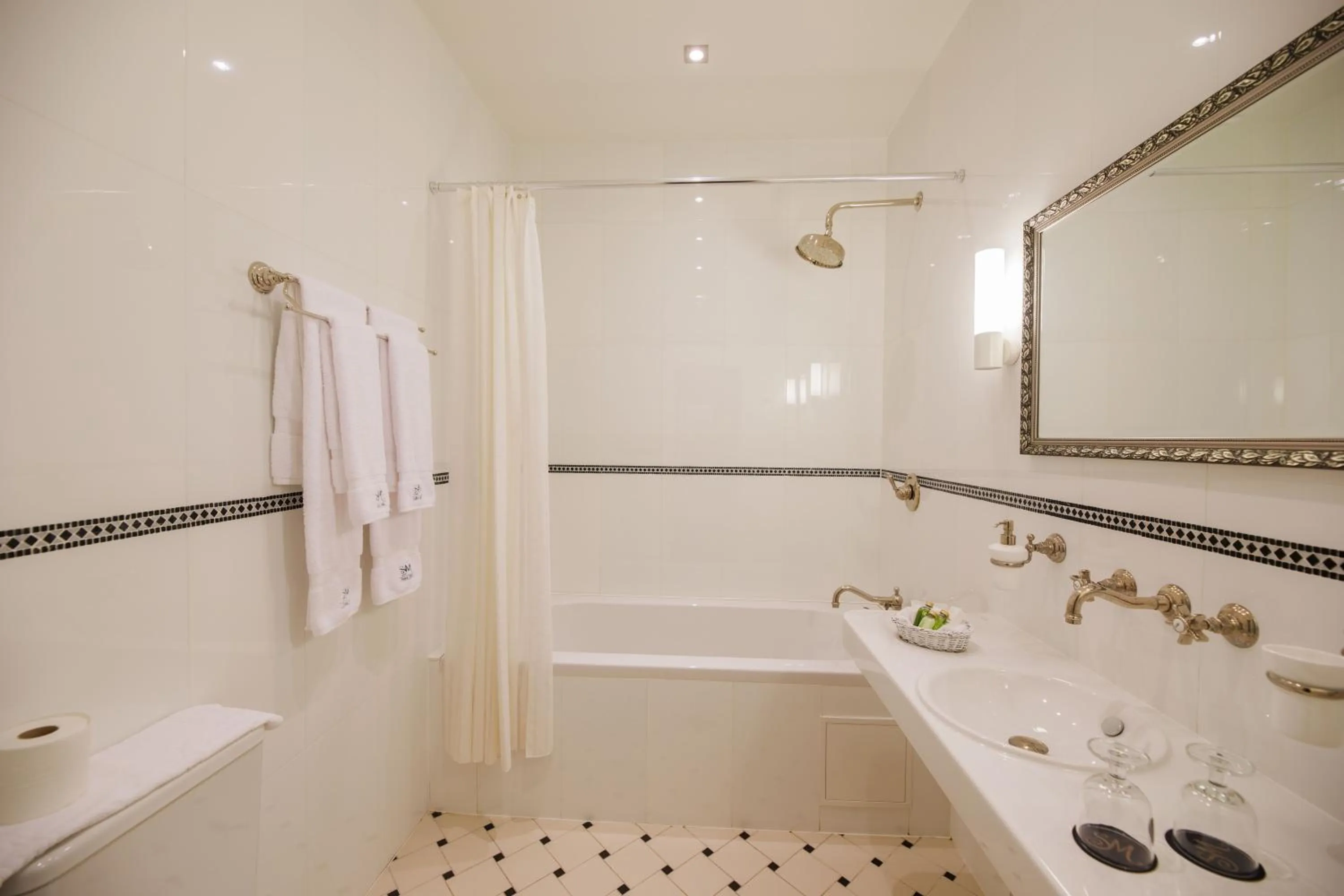 Bathroom in Saka Manor