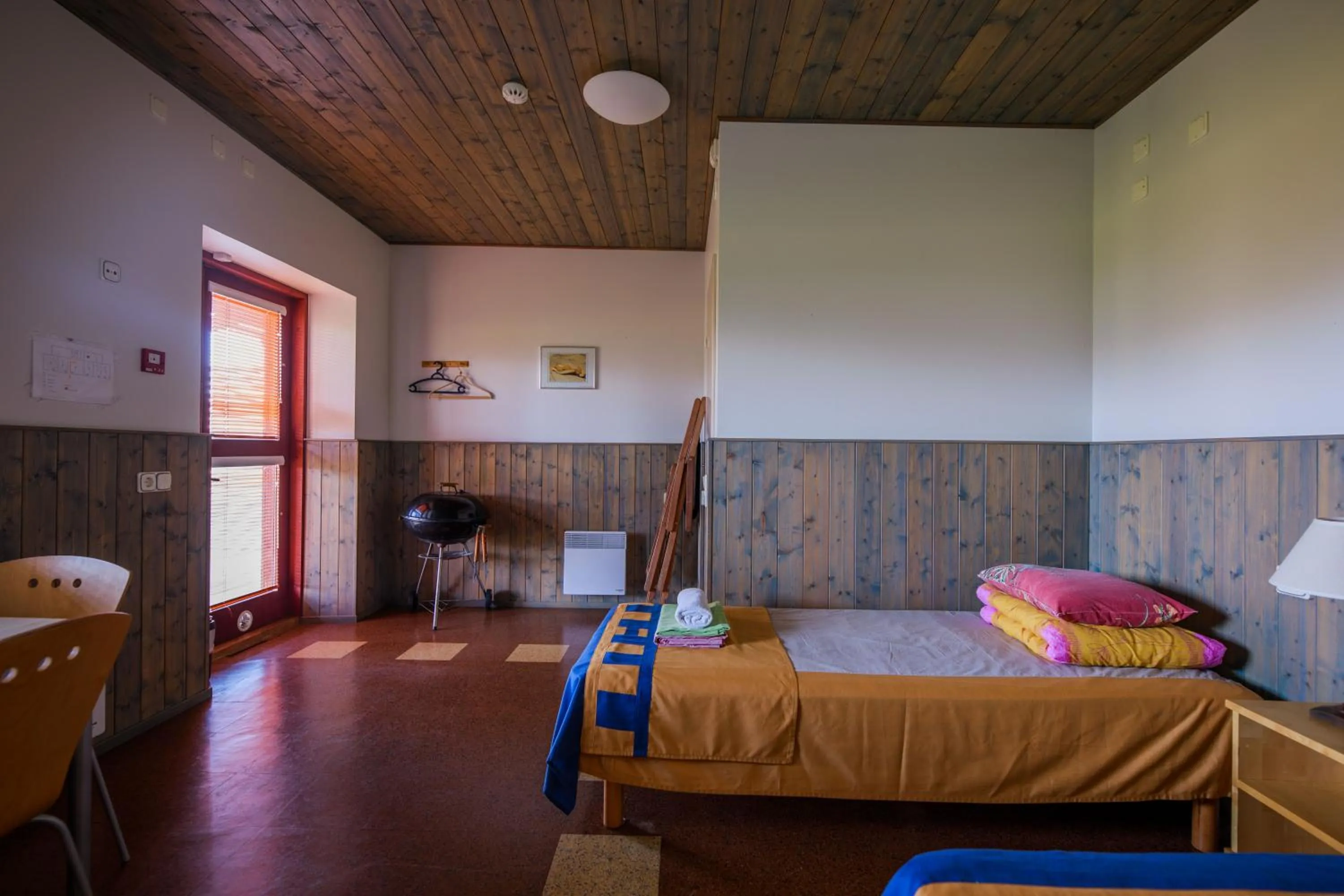 Living room, Bed in Saka Manor