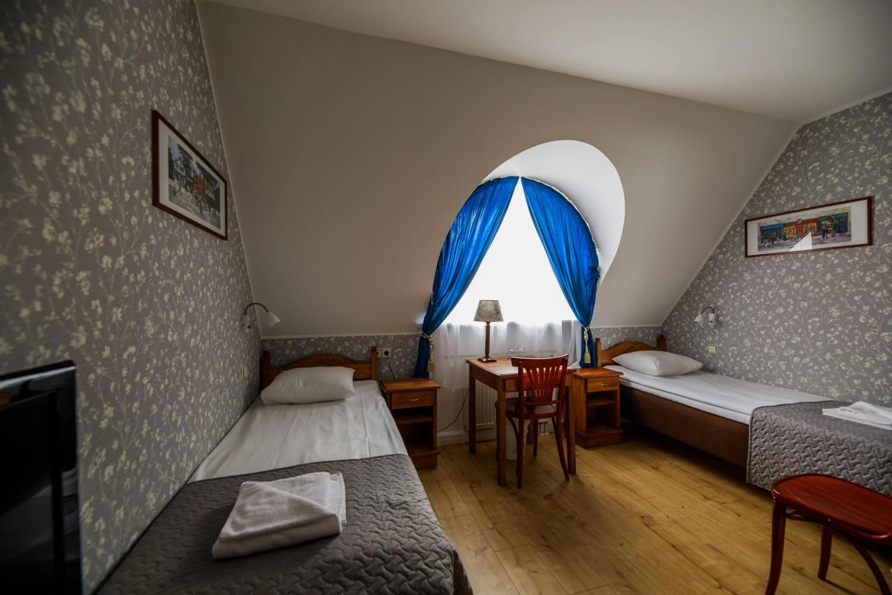 Bedroom, Bed in Saka Manor