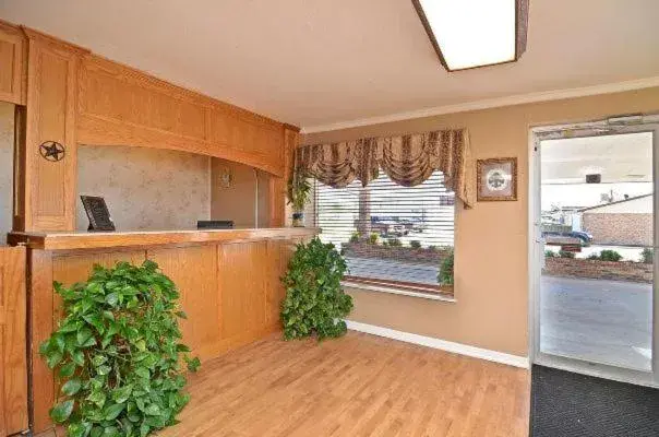 Lobby or reception in Americas Best Value Inn Crosstimbers Lobby or reception in Americas Best Value Inn Crosstimbers